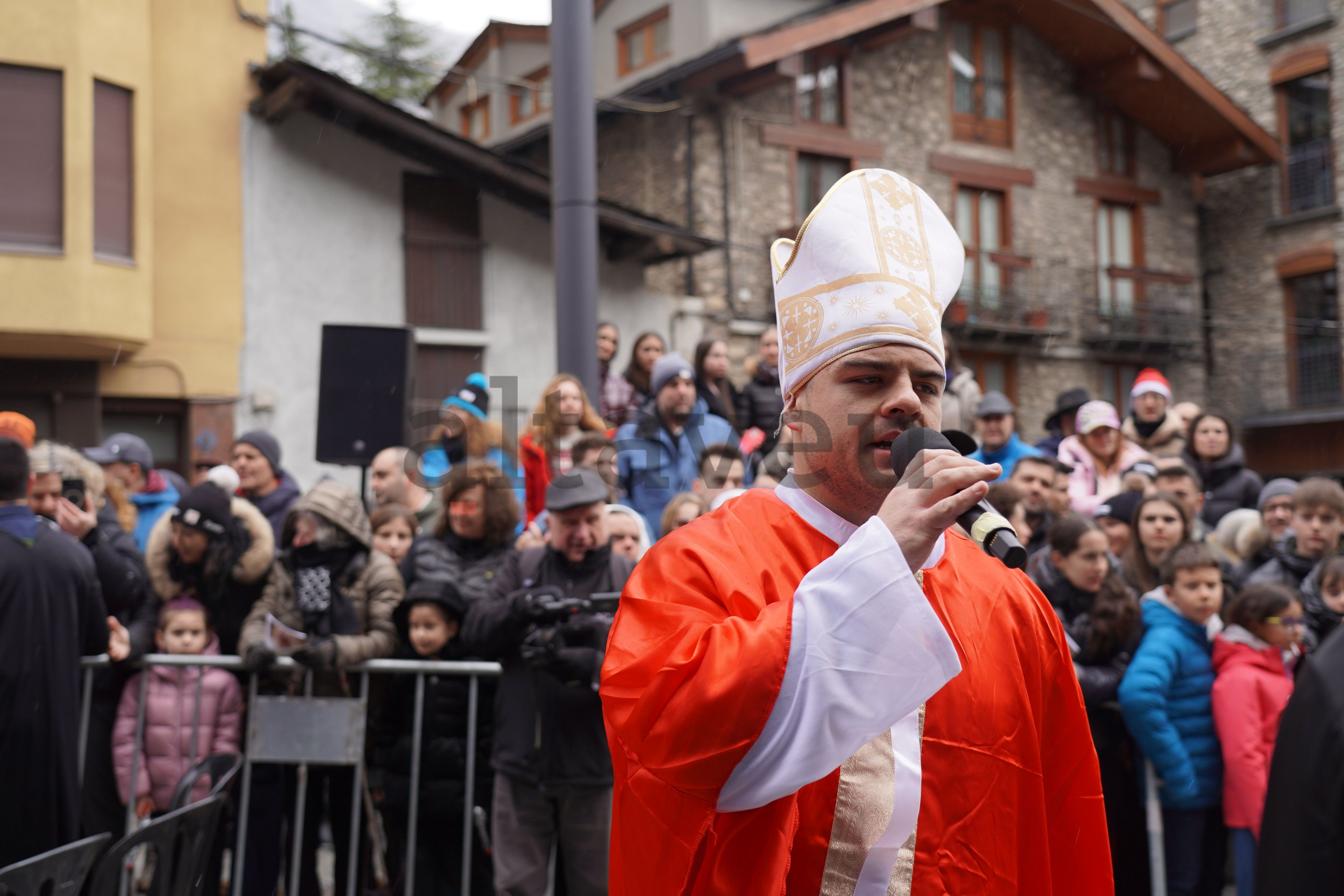 El bisbe de la festa.