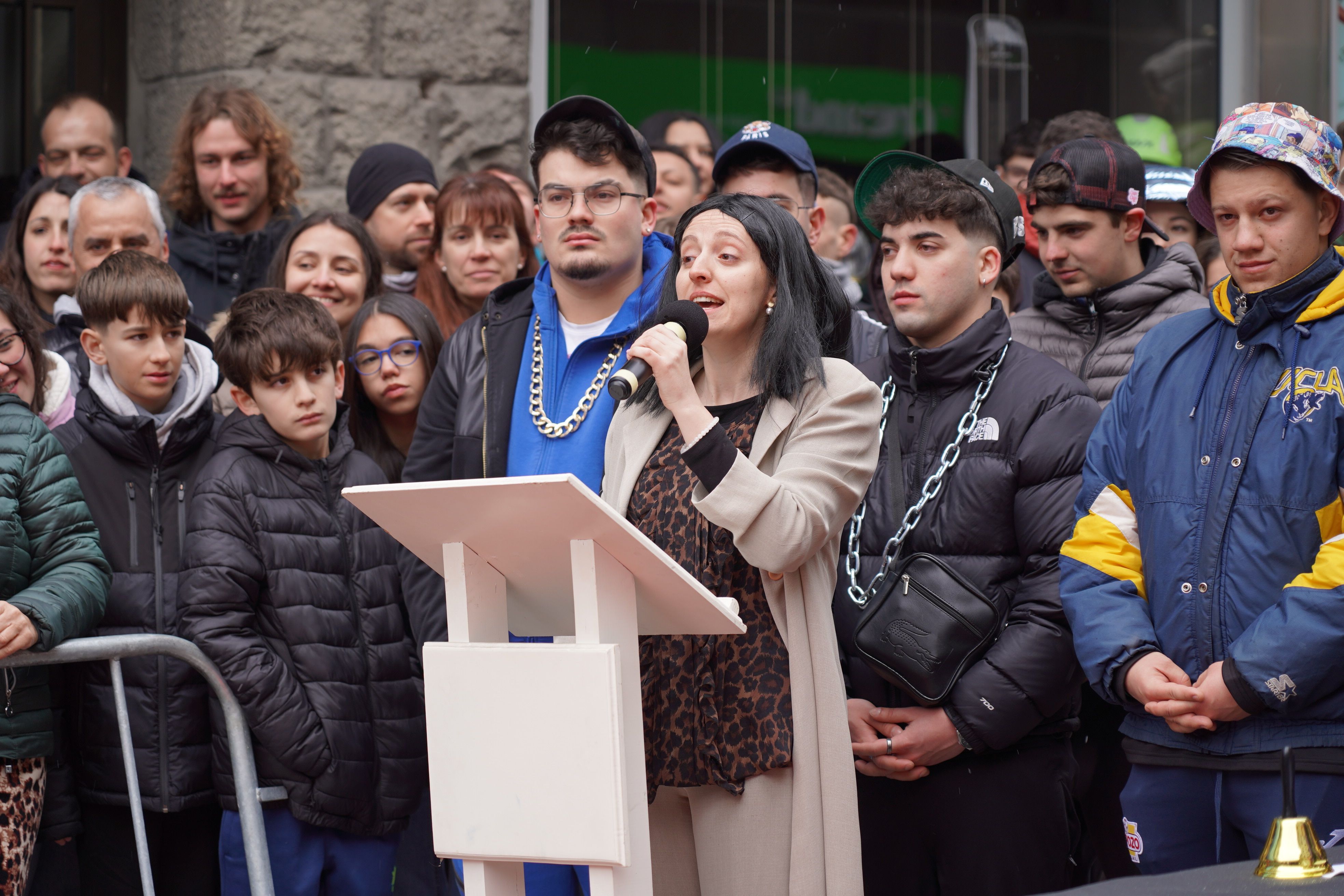 Discurs de la cònsol postissa.