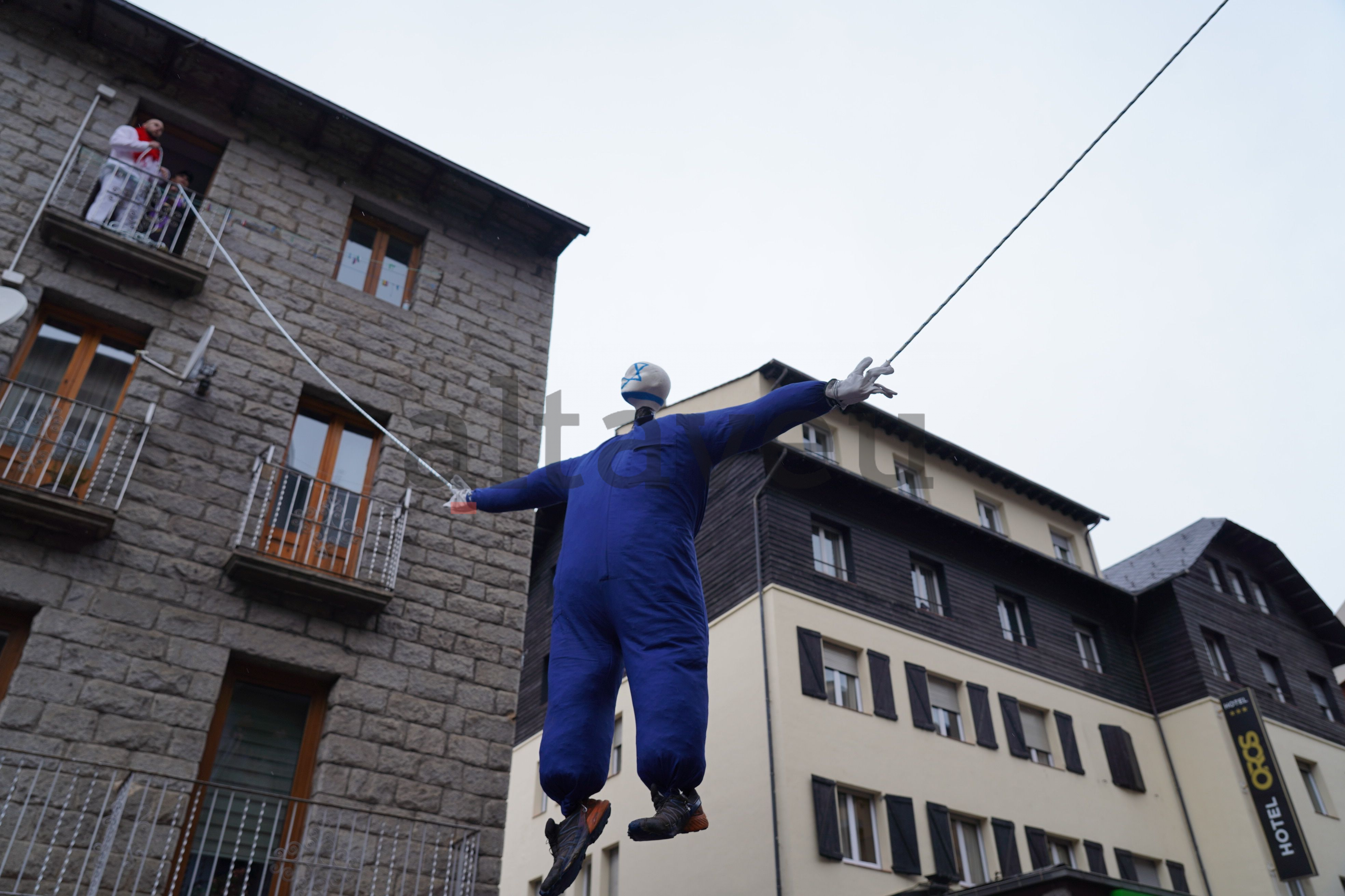 El Carnestoltes ja penjat.