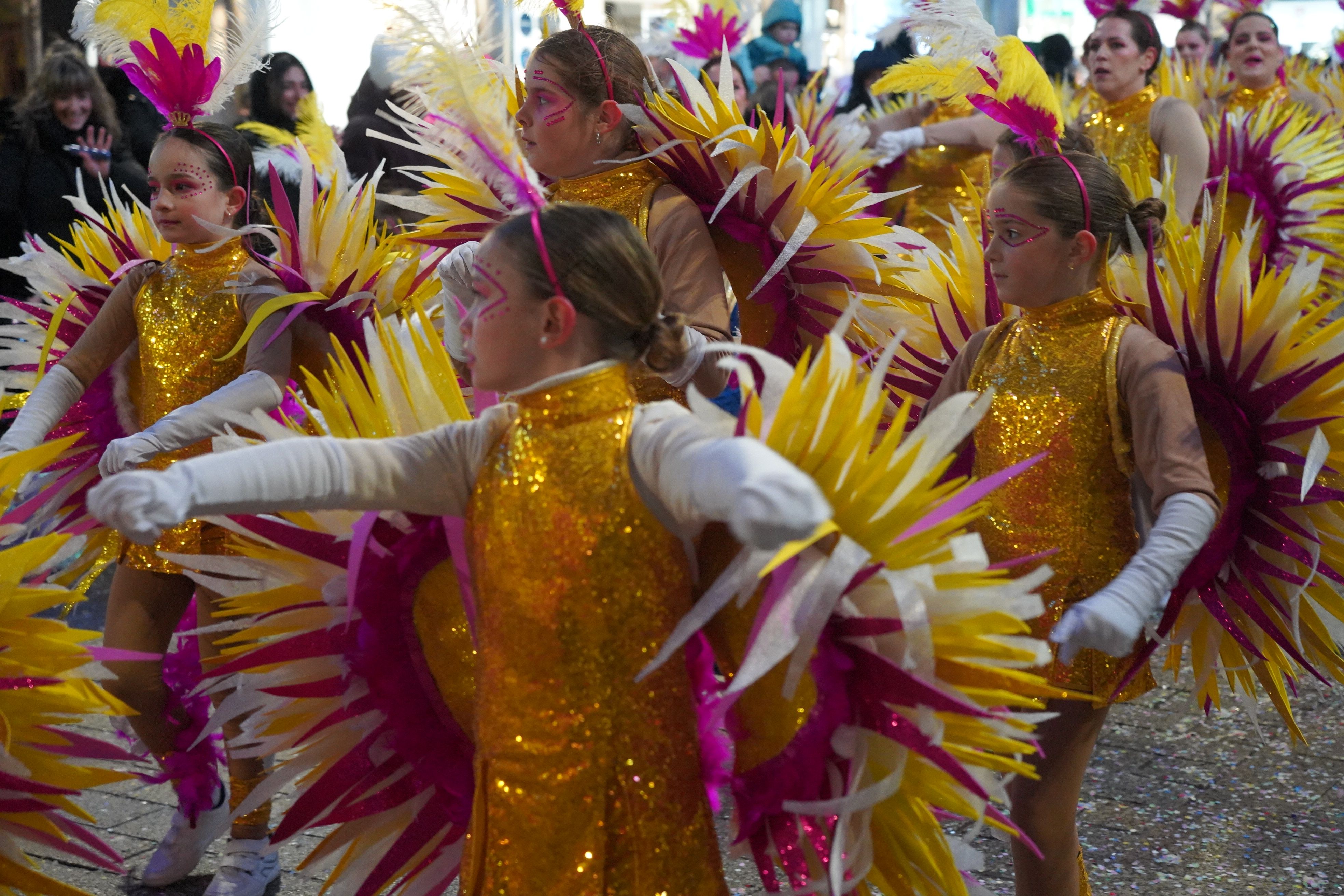 Les més petites, observant la coreografia. Les més petites, observant la coreografia.