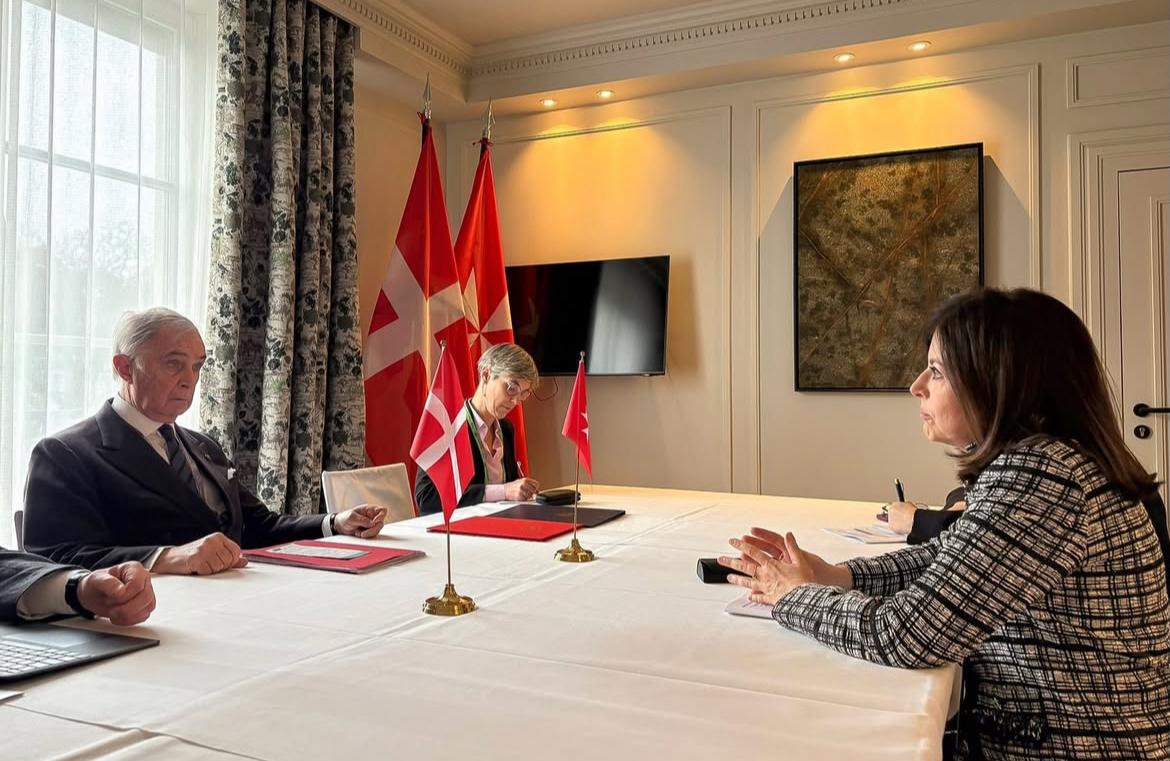 Un moment de la trobada de la ministra Imma Tor amb els màxims mandataris del Sobirà Orde de Malta. Un moment de la trobada de la ministra Imma Tor amb els màxims mandataris del Sobirà Orde de Malta.