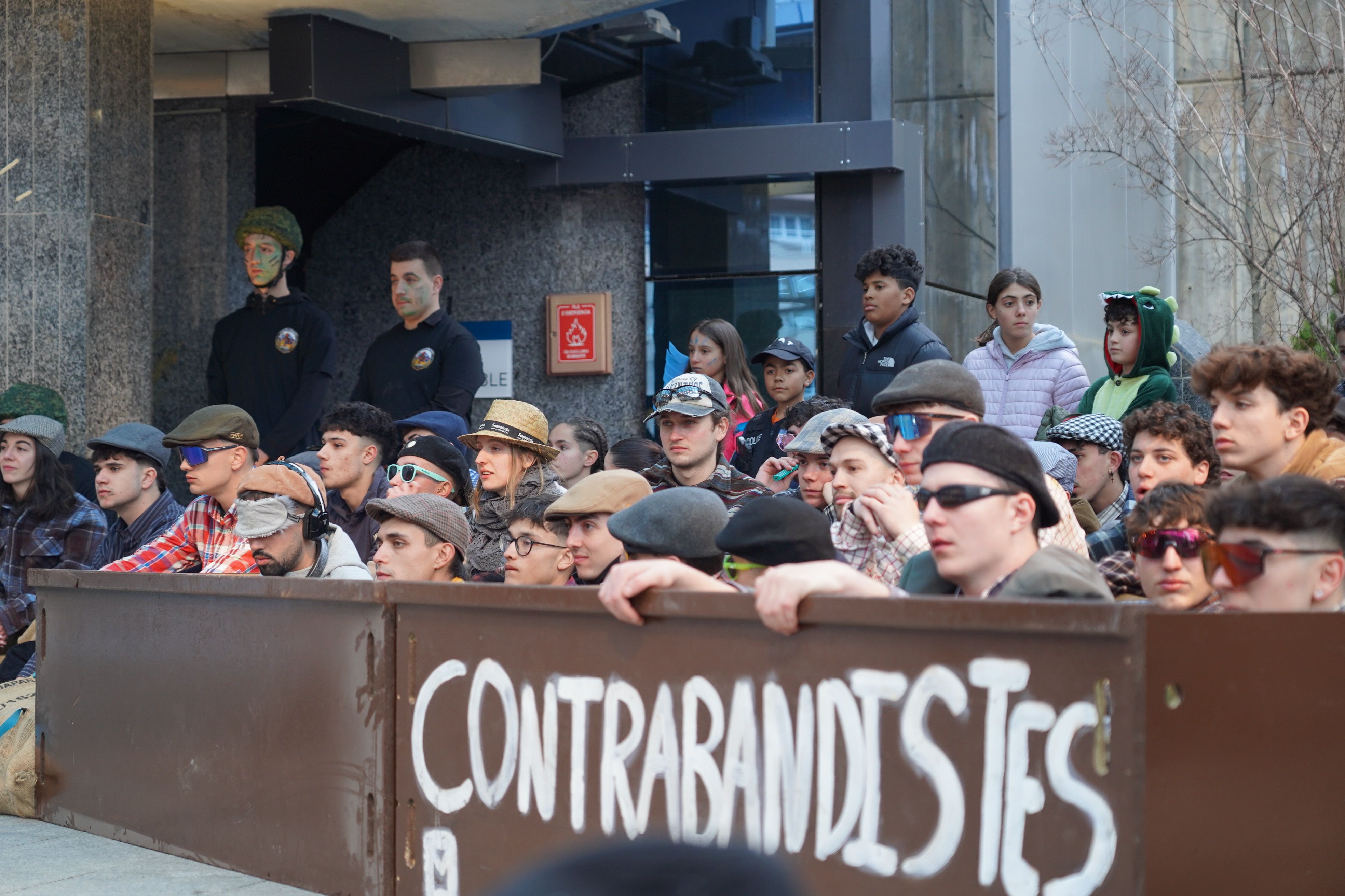Els contrabandistes durant el judici. Els contrabandistes durant el judici.