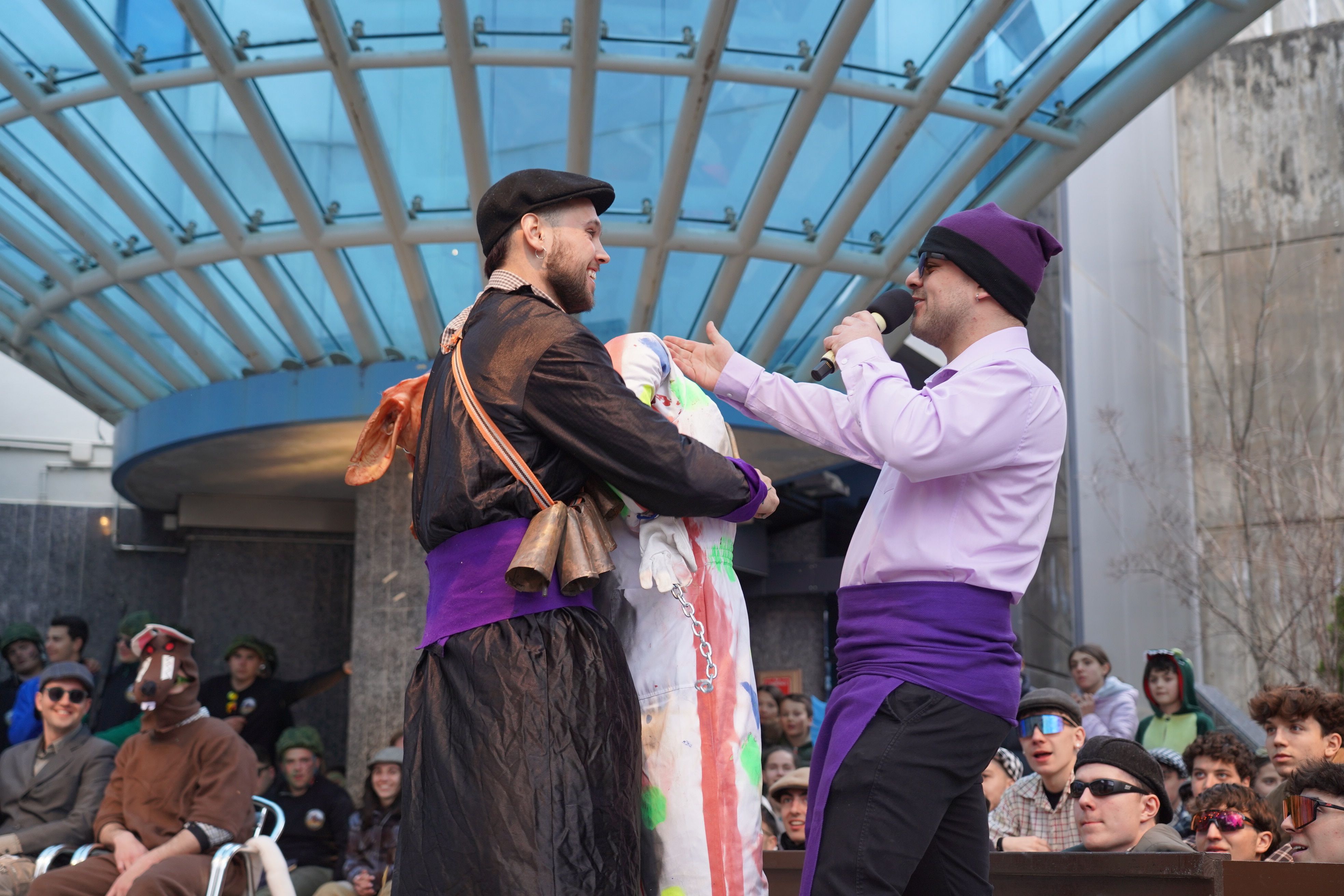 L'advocat dels pobres i un particular Robert Lizarte. L'advocat dels pobres i un particular Robert Lizarte.