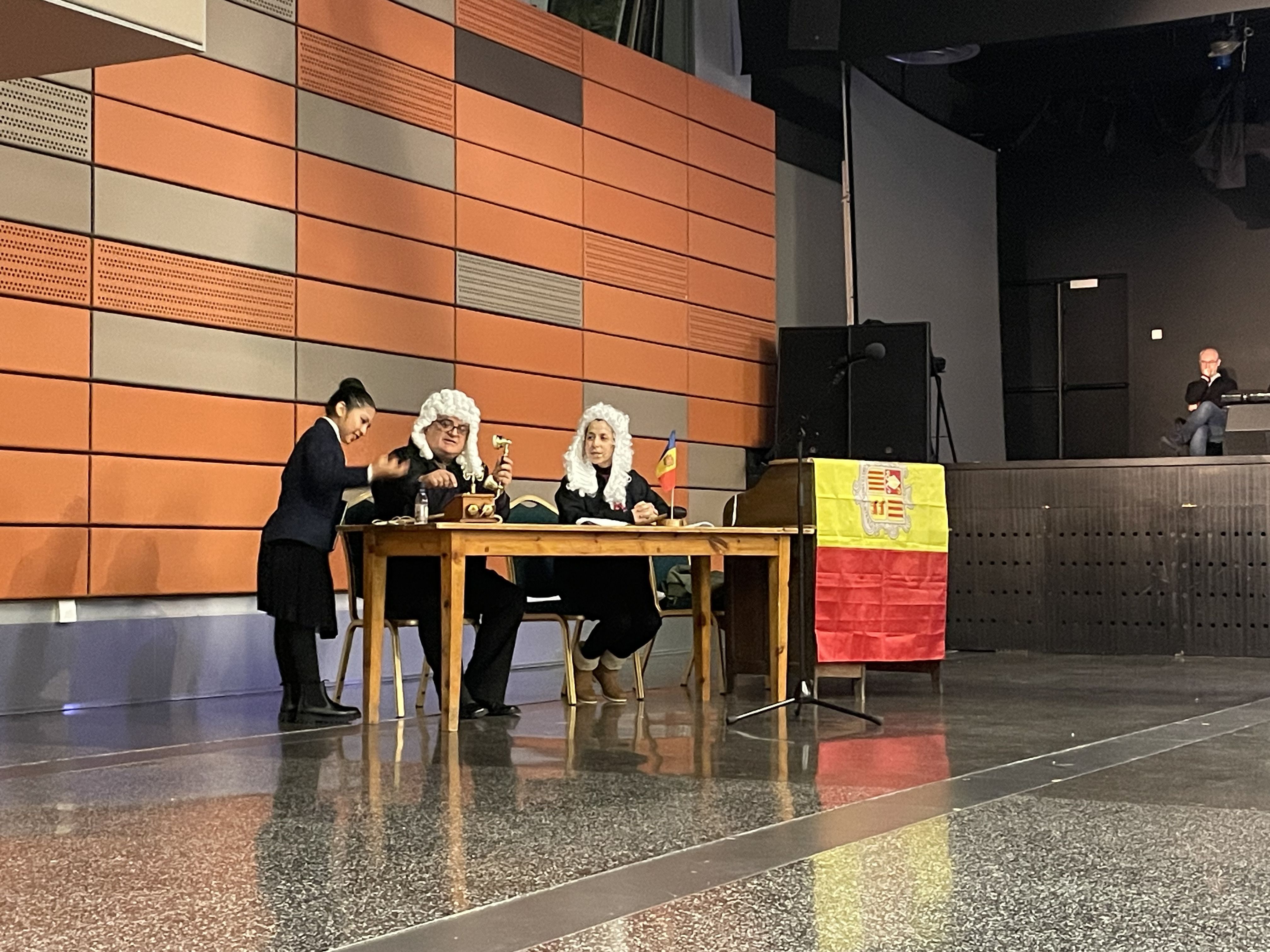 Els batlles amb l'escriventa. Els batlles amb l'escriventa.