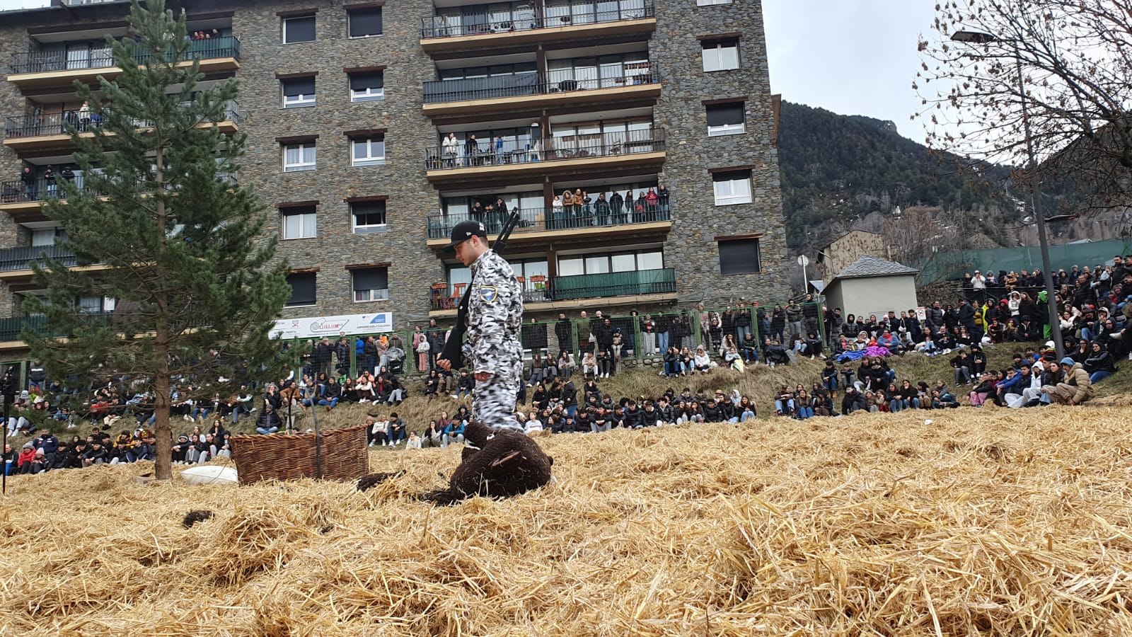Els caçadors ja han matat l'Ossa.