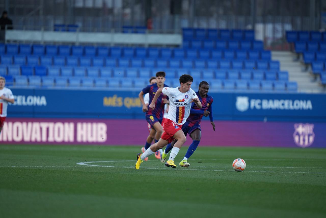 Olabarrieta ha perdut una pilota clau per al desenvolupament del partit. Olabarrieta ha perdut una pilota clau per al desenvolupament del partit.