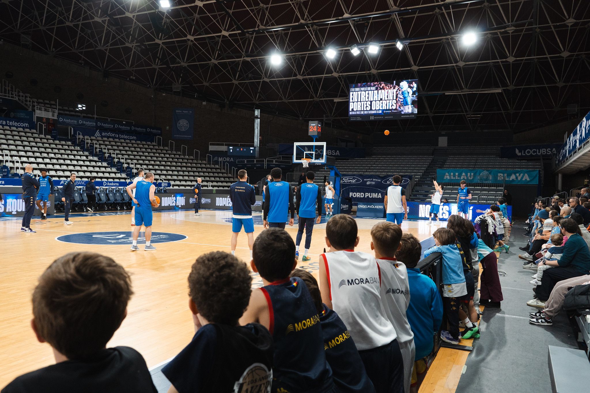 UNA IMATGE DE L'ENTRENAMENT DE PORTES OBERTES. UNA IMATGE DE L'ENTRENAMENT DE PORTES OBERTES.