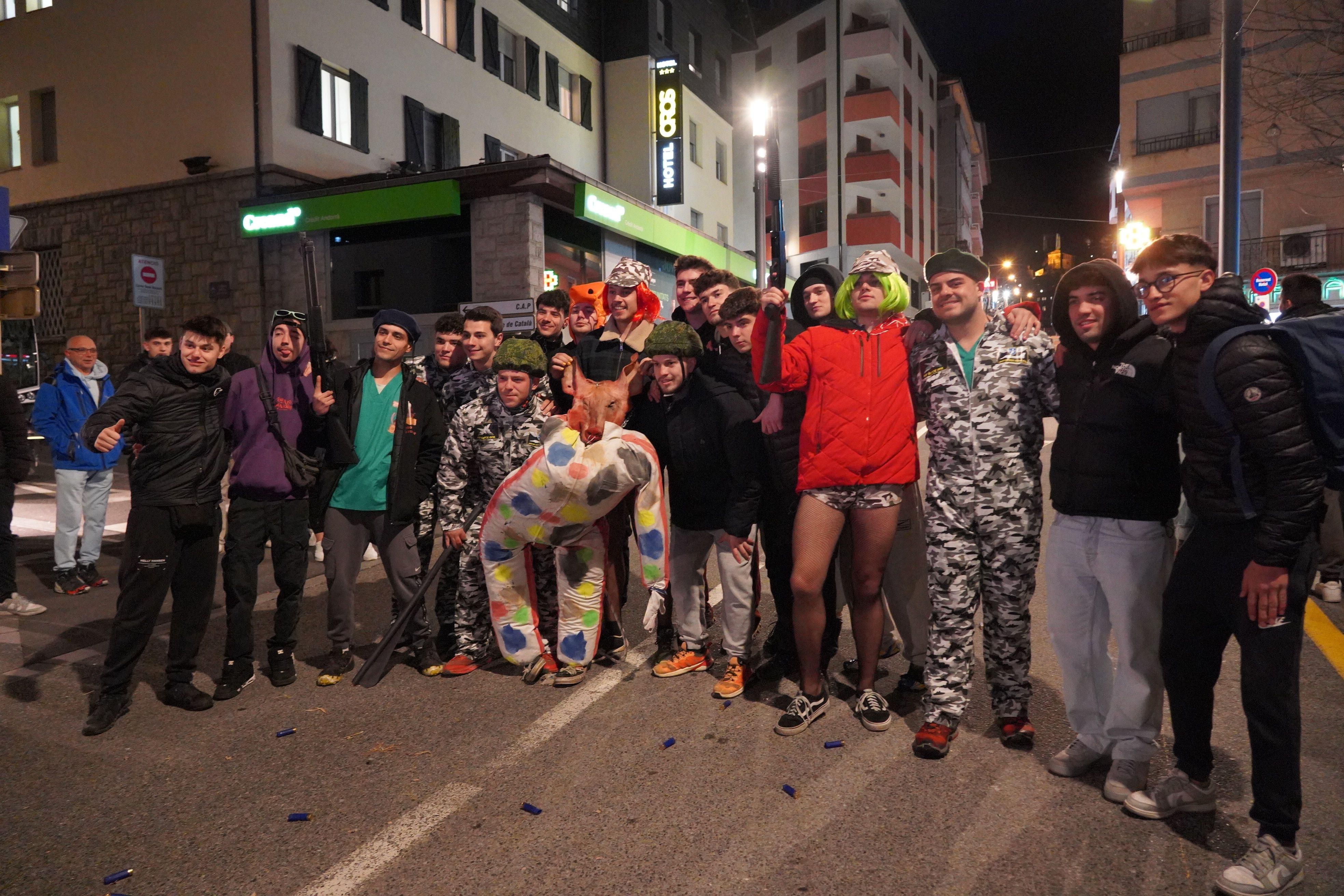 Els joves de la Comissió han venjat el seu Rei durant la Despenjada.