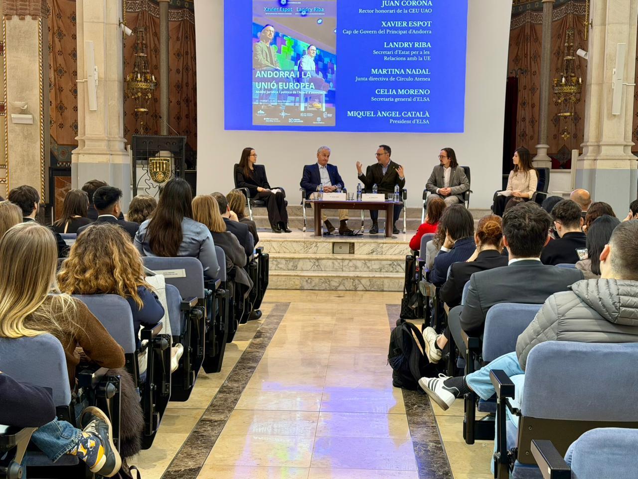Un moment de l'acte a la Universitat Abat Oliba CEU.