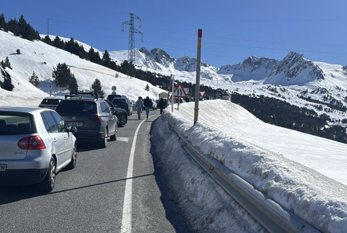 Tallada la carretera per un accident a Grau Roig.