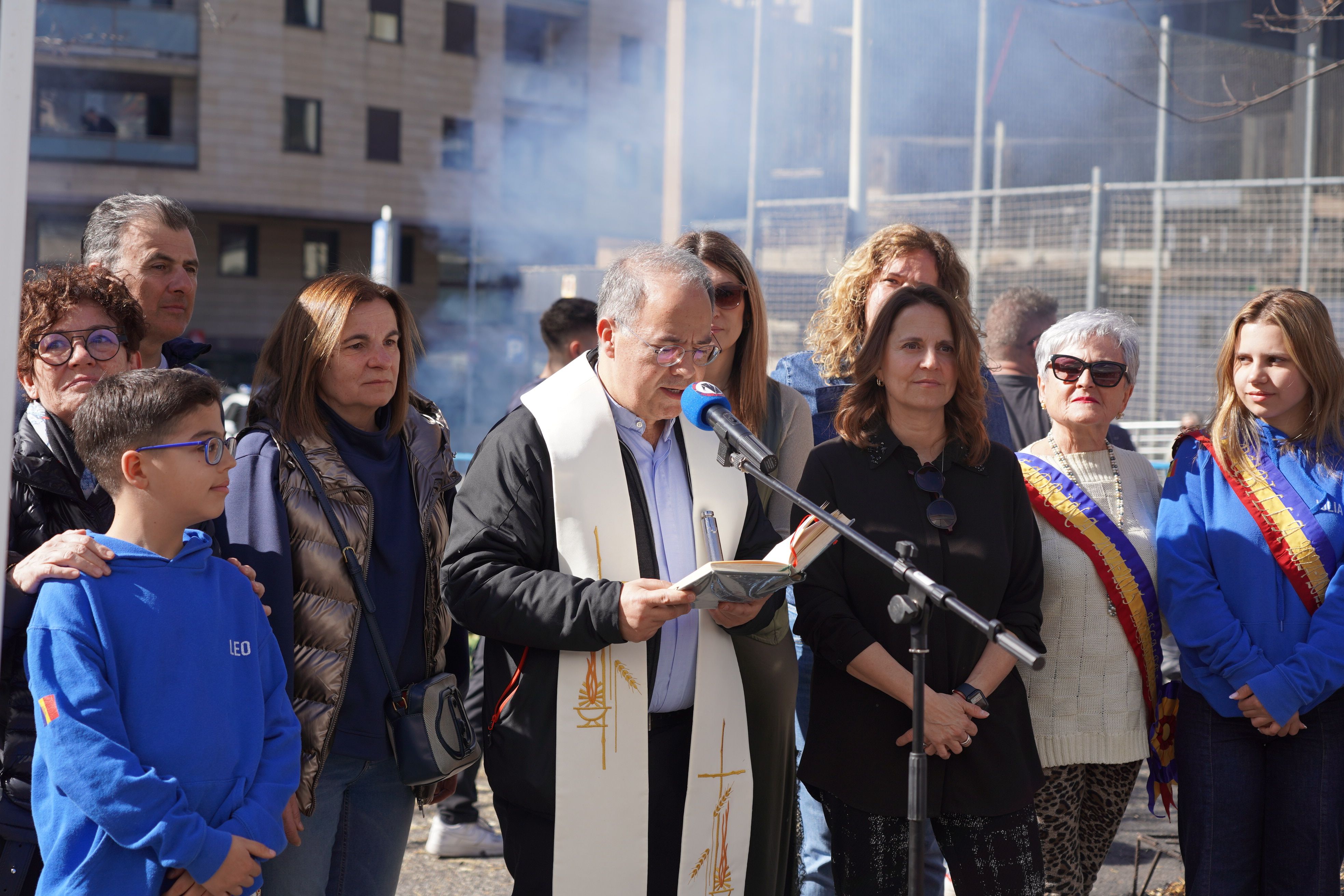 Les autoritats presents a la calçotada popular. Les autoritats presents a la calçotada popular.