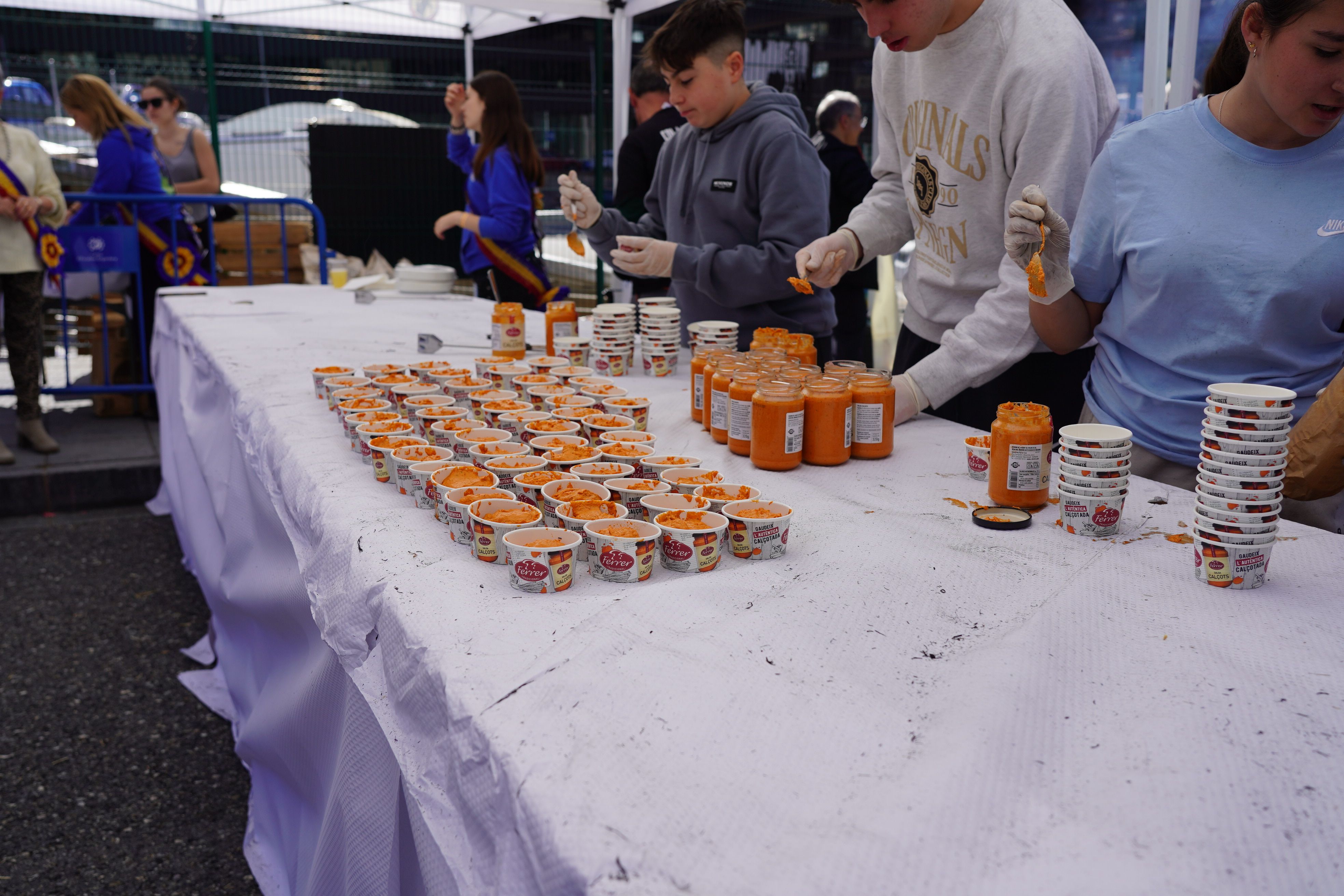 Preparant el romesco. Preparant el romesco.
