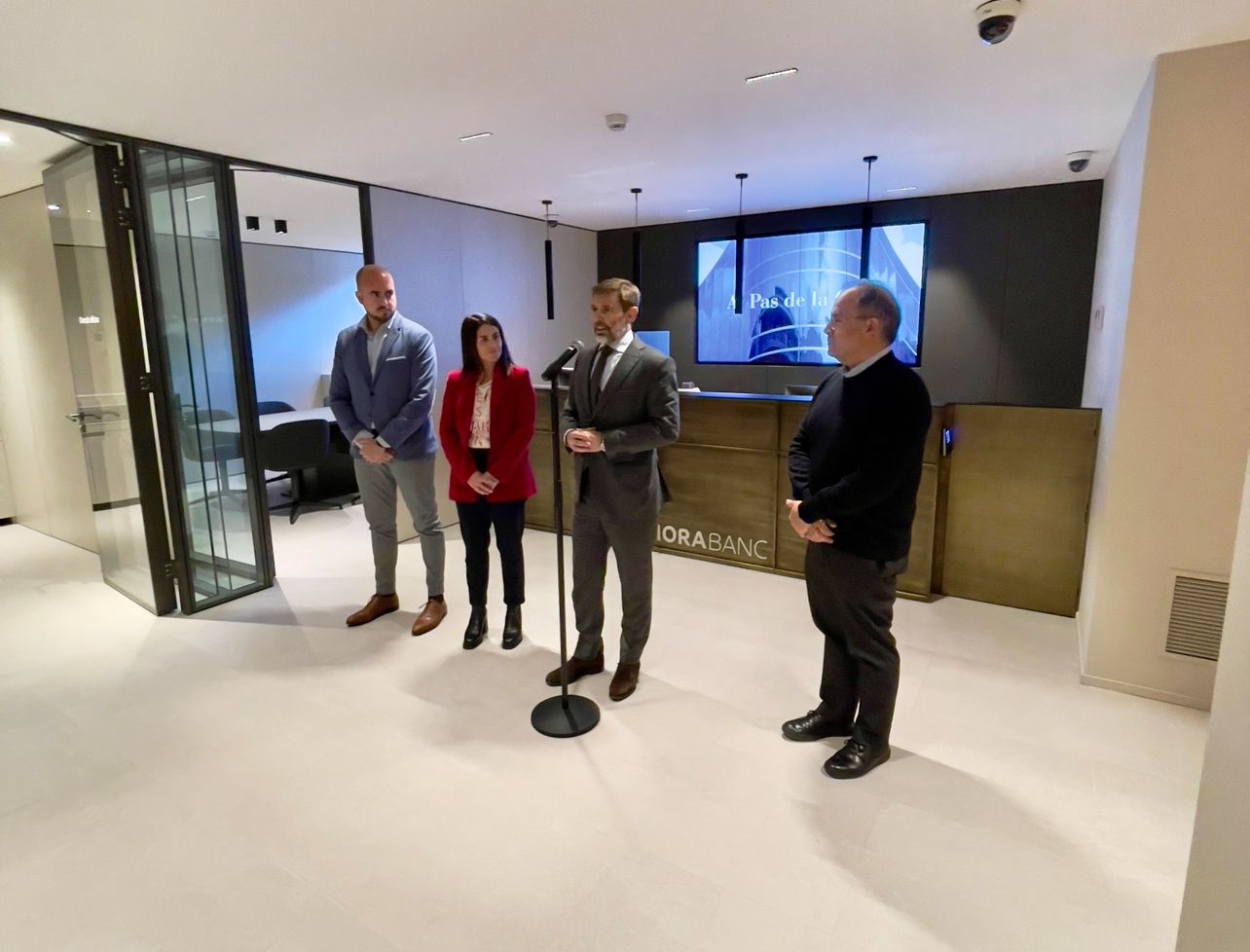 Una imatge de quan es va inaugurar l’oficina MoraBanc del Pas de la Casa. Una imatge de quan es va inaugurar l’oficina MoraBanc del Pas de la Casa.