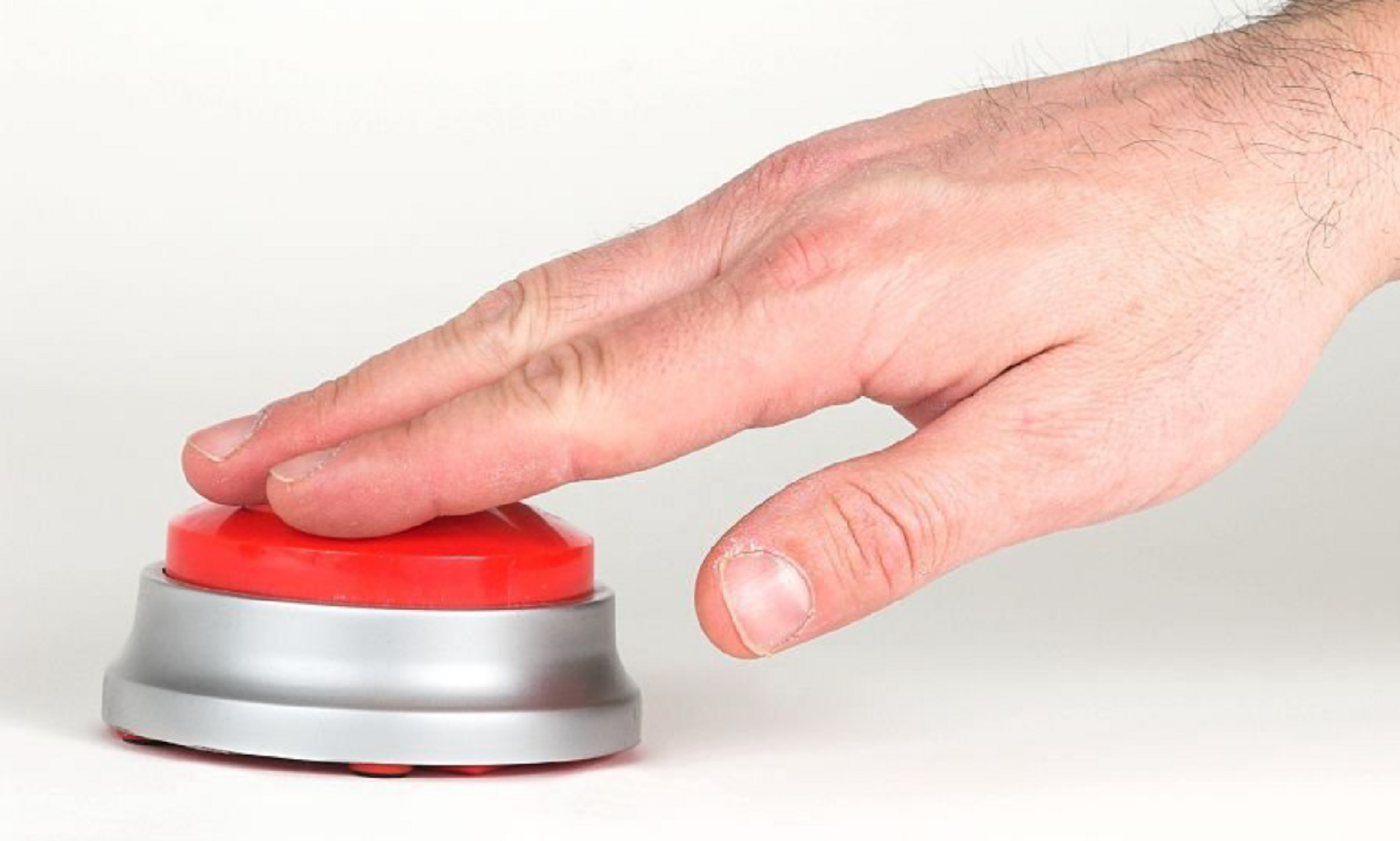 Una simulació del botó del pànic.