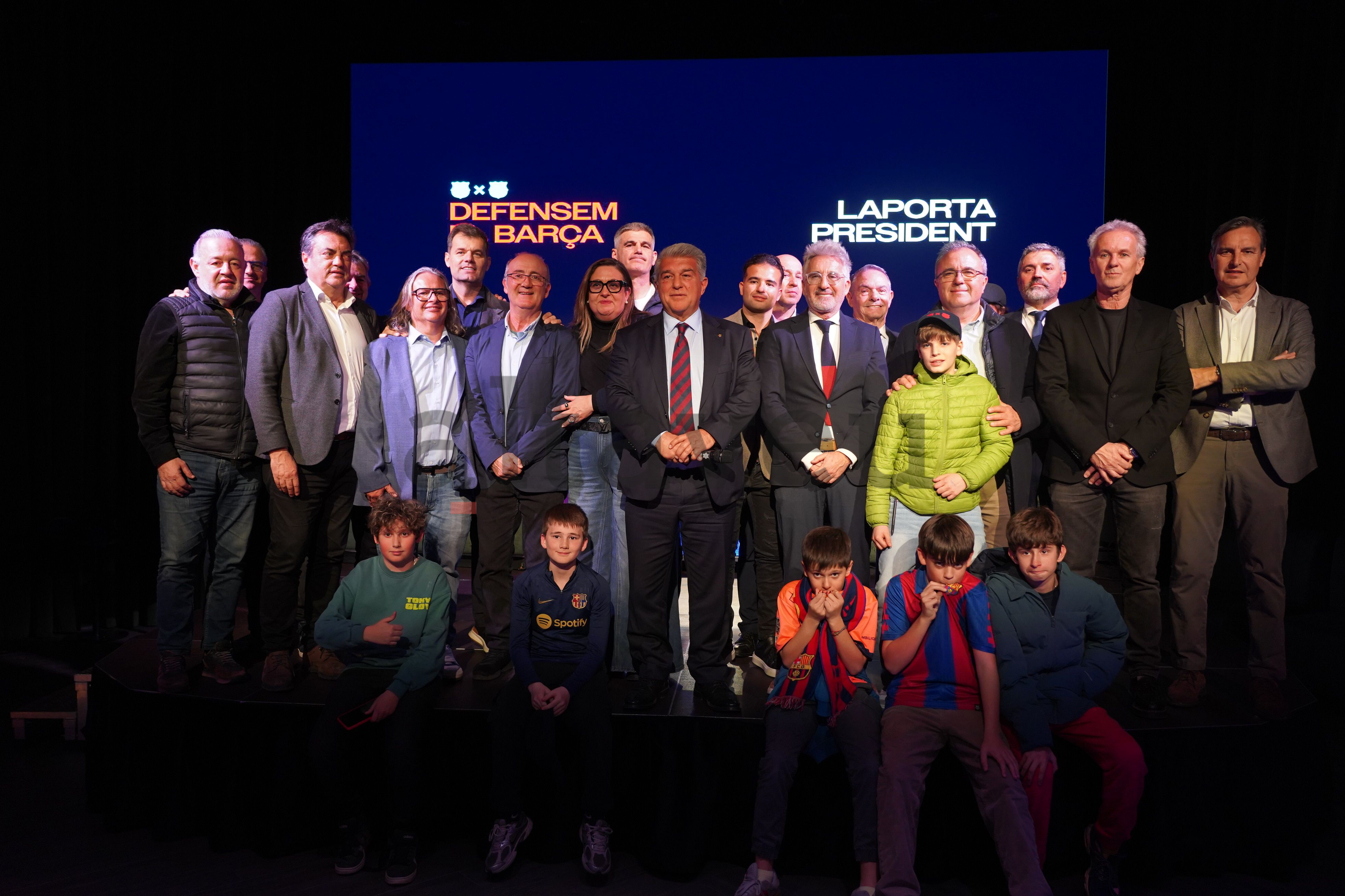 Foto de família al final de l'acte. Foto de família al final de l'acte.