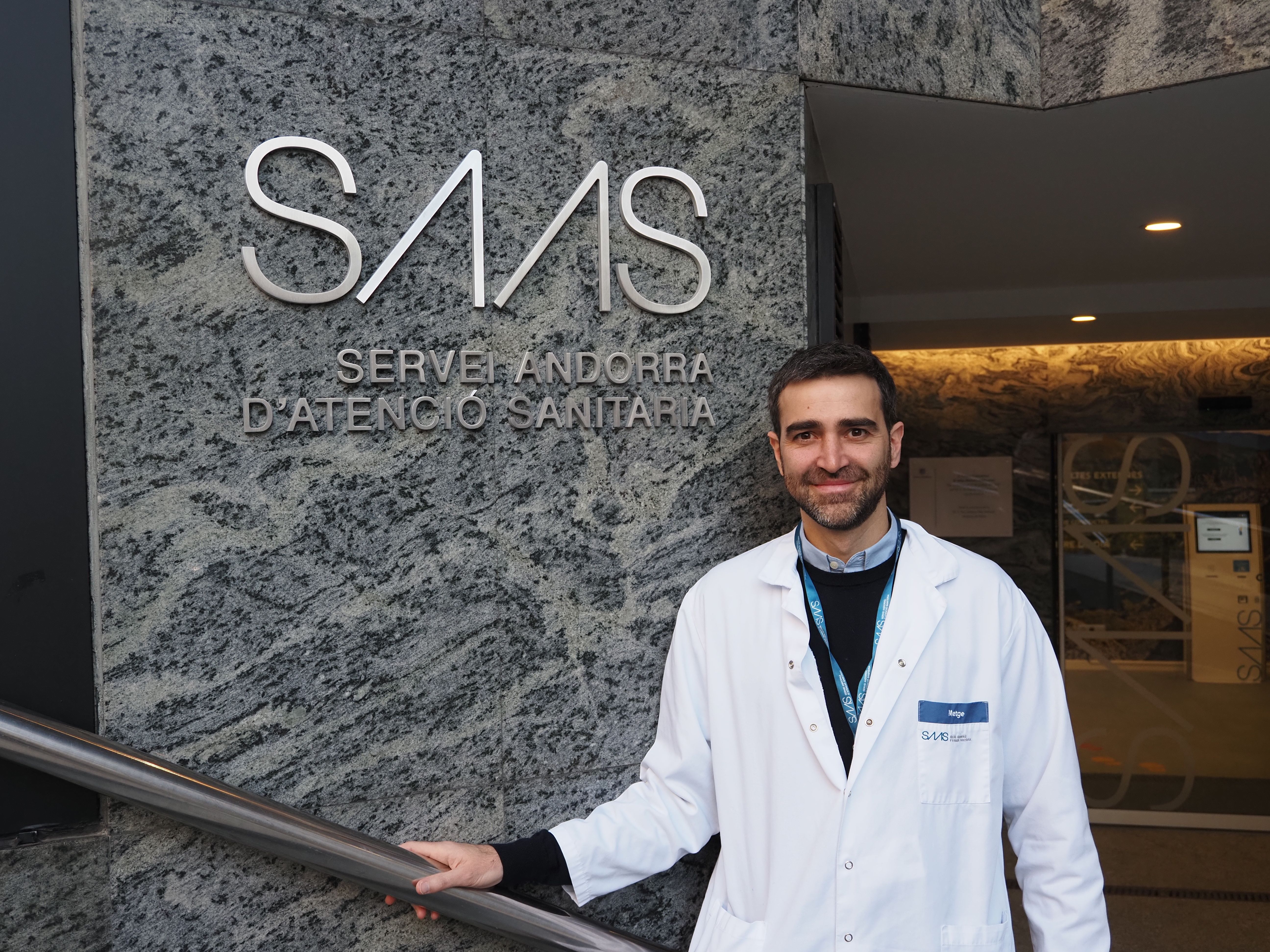 El responsable de Salut Mental del SAAS a l'entrada del Ròdol. // M. P.