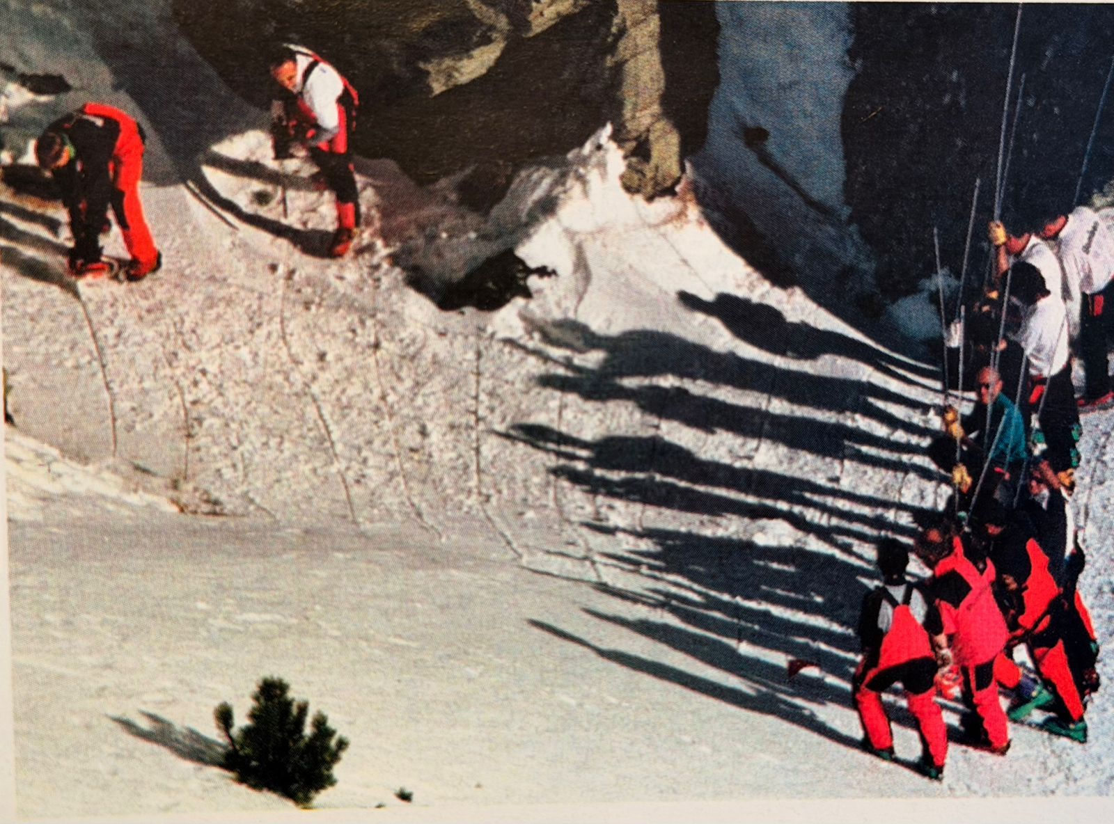 Treballs de sondatge amb participació dels efectius andorrans. Treballs de sondatge amb participació dels efectius andorrans.