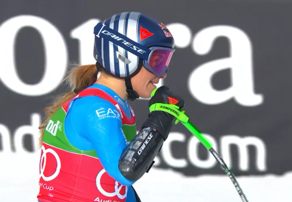 Sofia Goggia, celebrant una baixada que li ha donat el triomf. Sofia Goggia, celebrant una baixada que li ha donat el triomf.