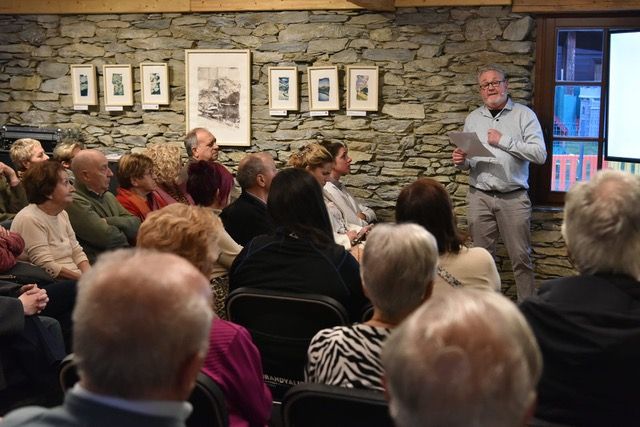 Domènec Bascompte inaugura les Jornades de la Història de Canillo amb una aproximació al passat de la parròquia.