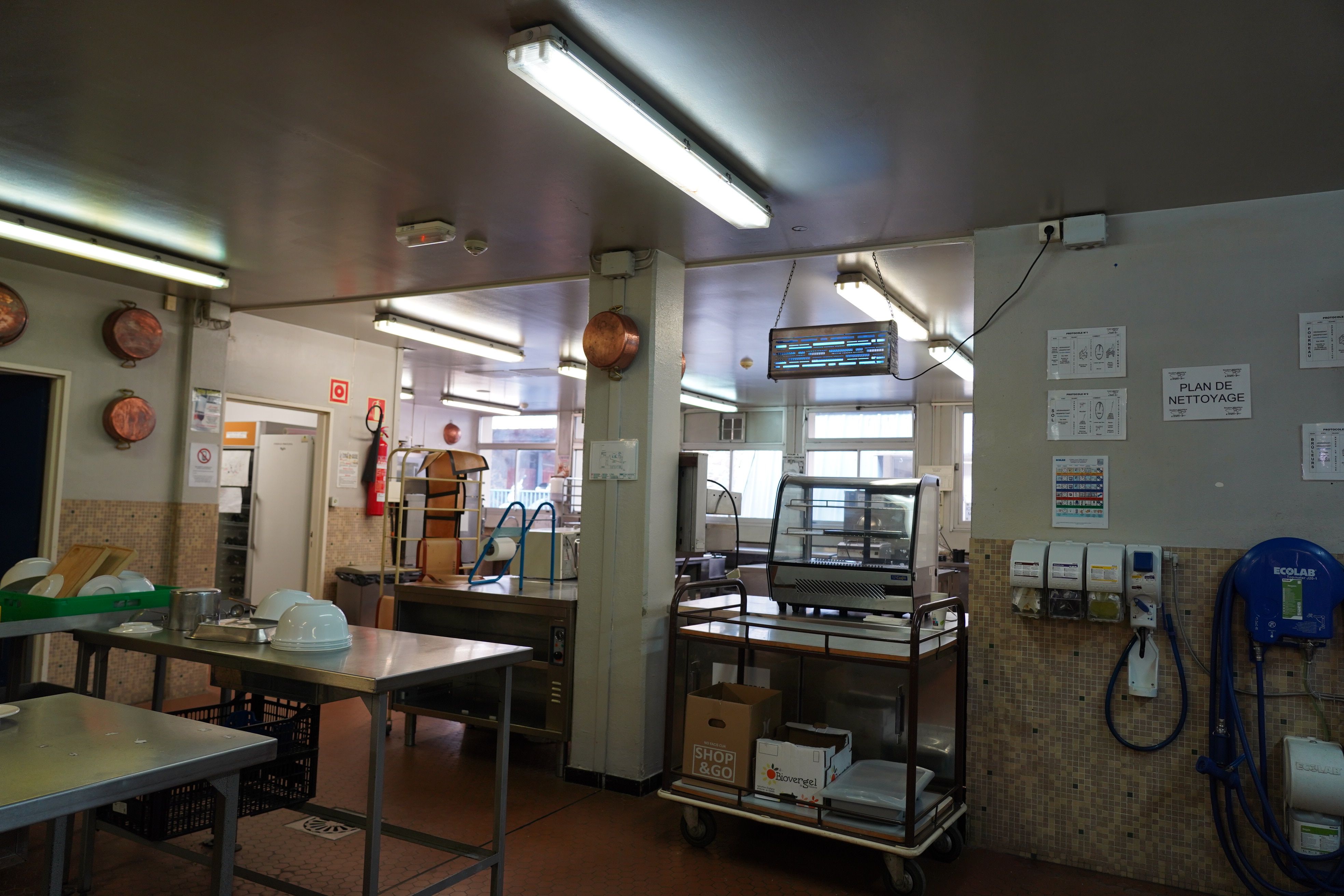 La cuina on es formen els alumnes de cuina. La cuina on es formen els alumnes de cuina.