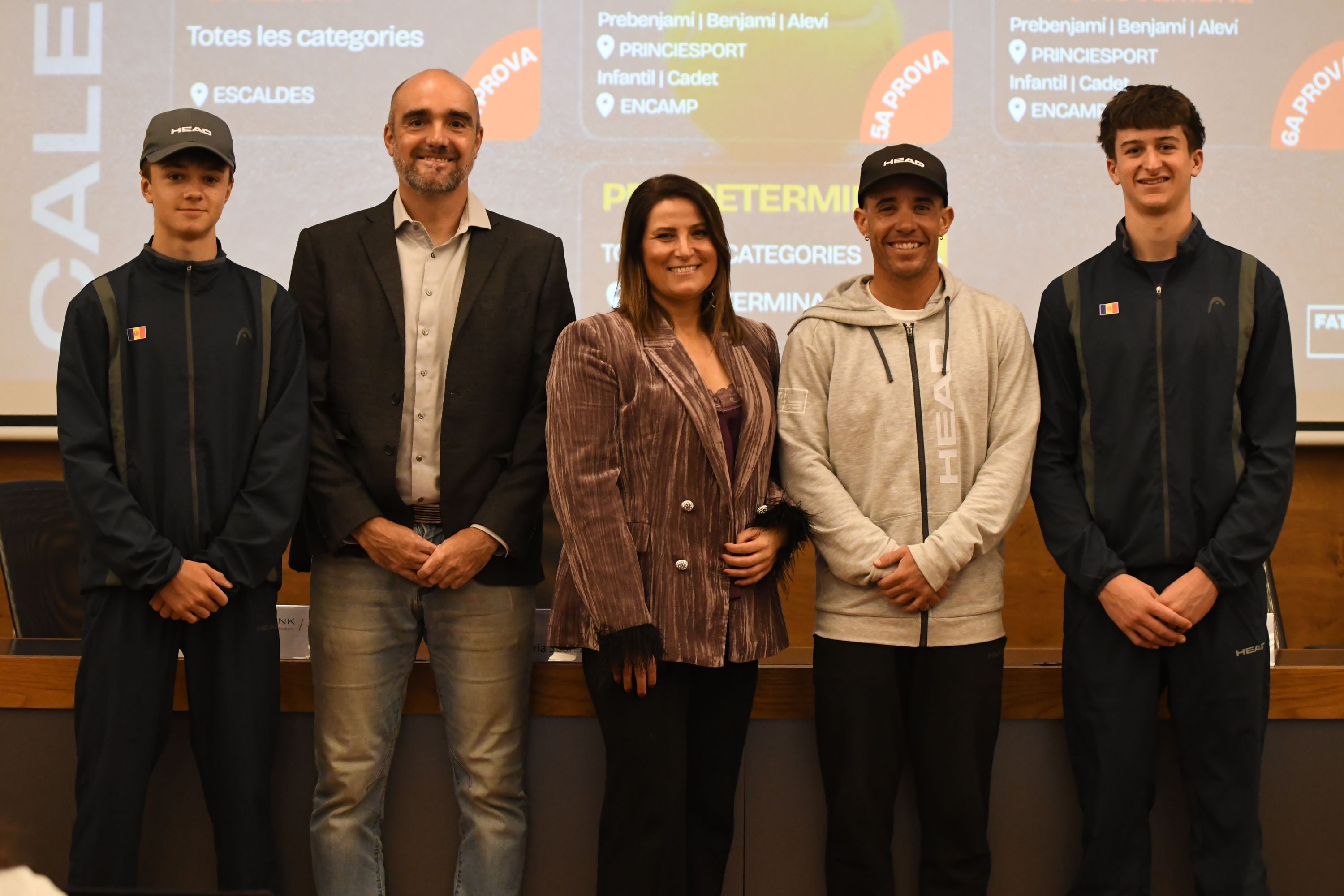 Aposta per organitzar a Andorra un torneig internacional de tenis de base.