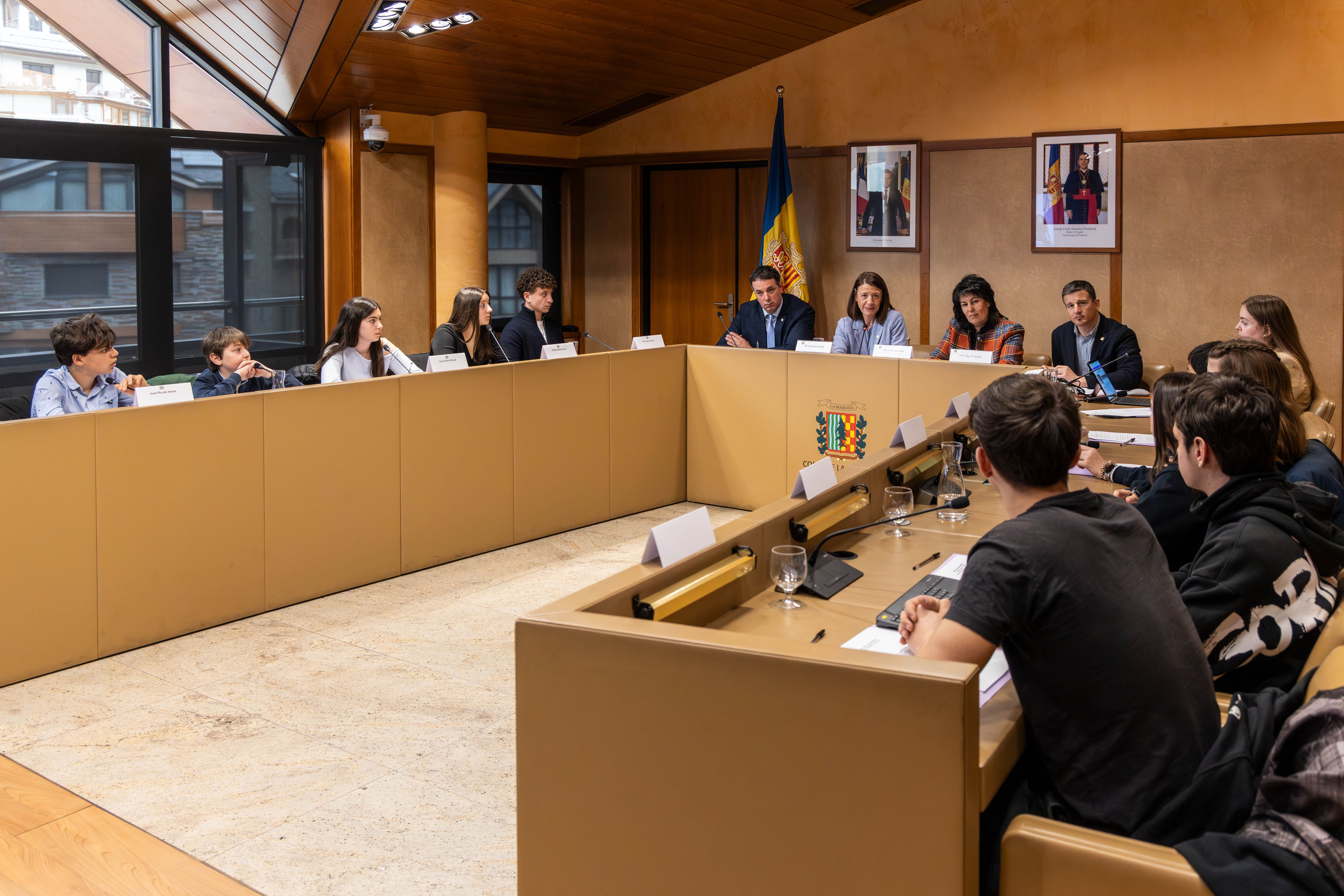 Els joves presenten les seves propostes al Consell dels Adolescents de les Valls del Nord.