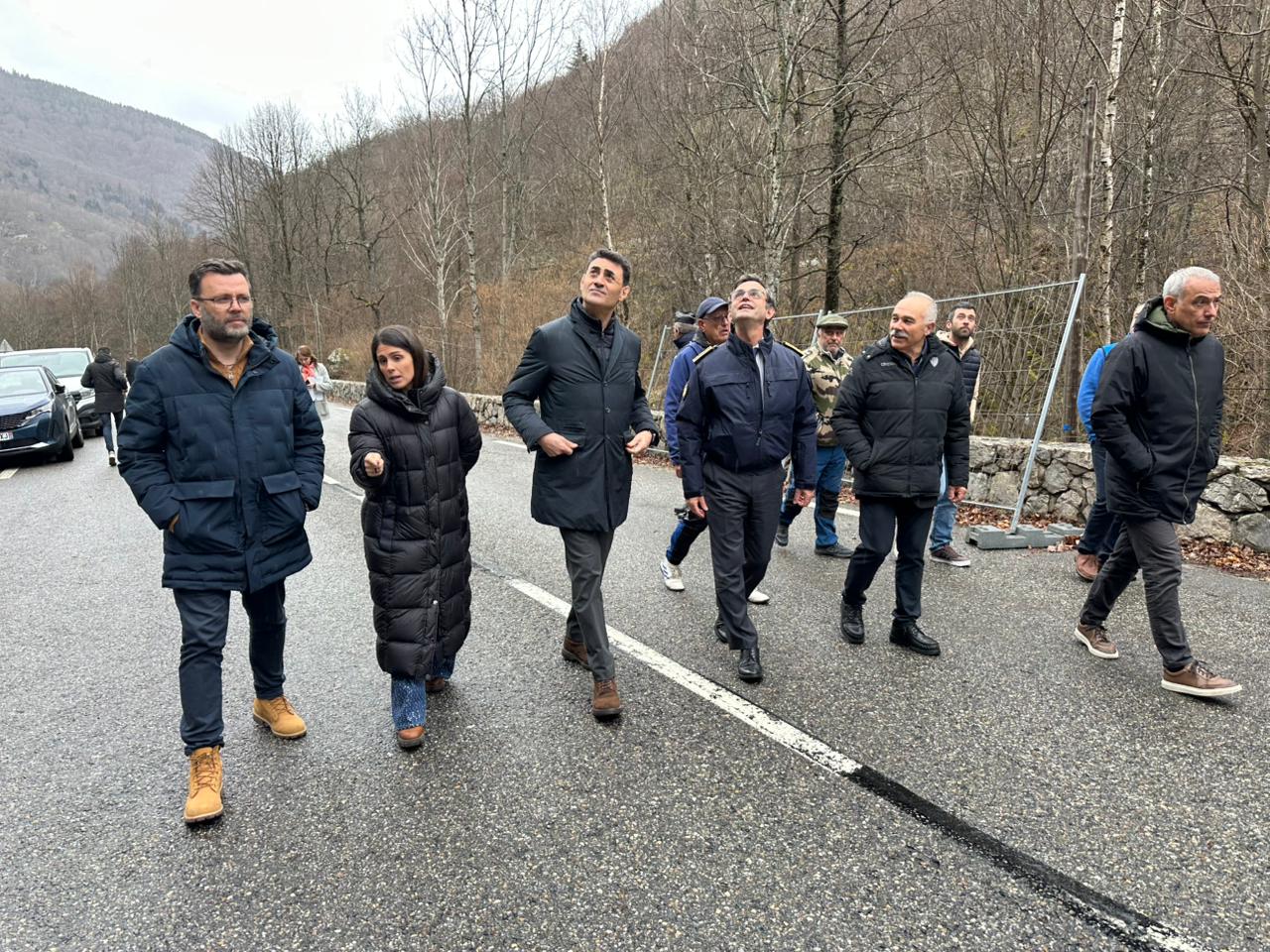 Autoritats andorranes i franceses durant la visita.
