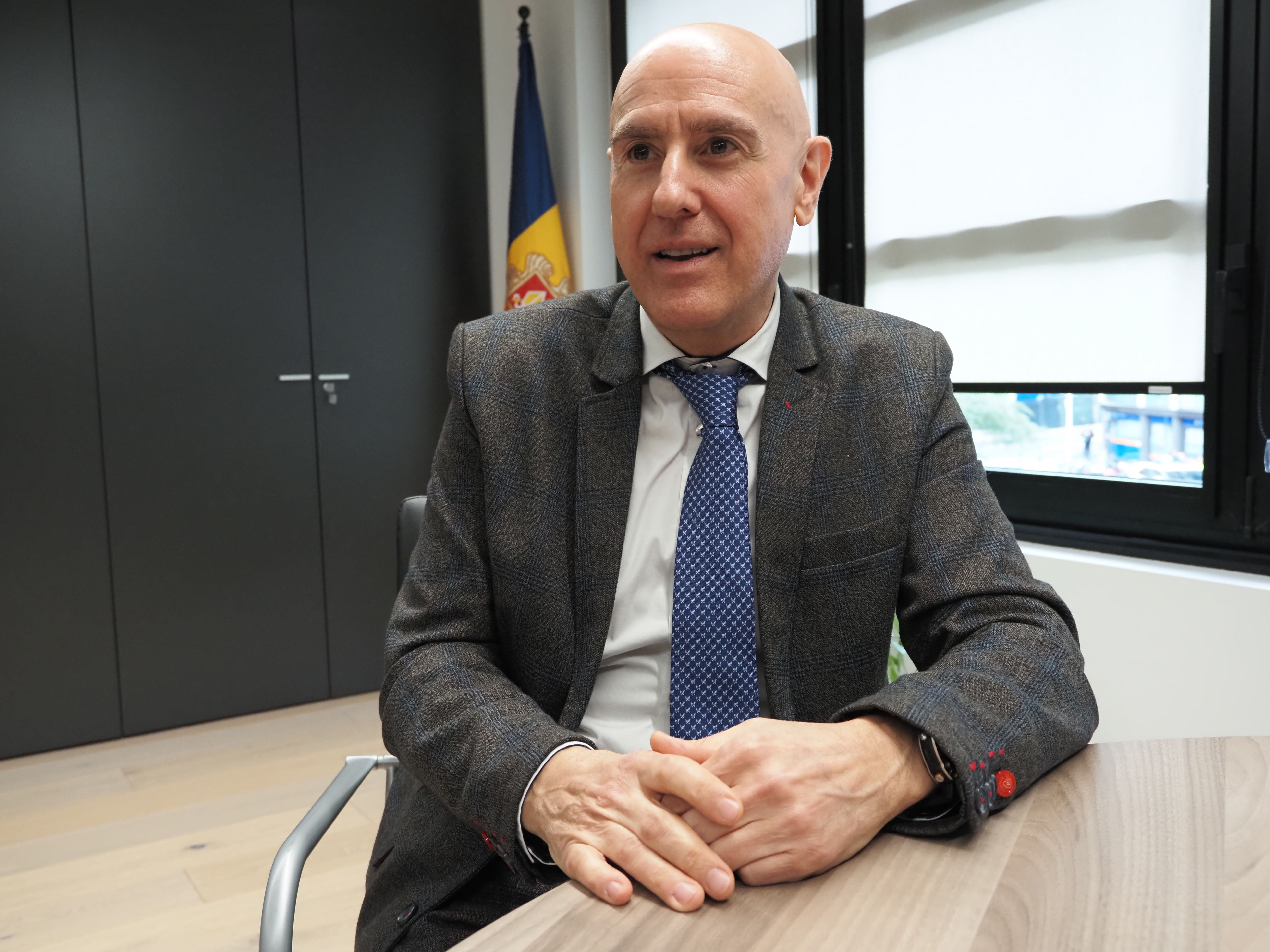 El cònsol menor d'Escaldes, Quim Dolsa, durant l'entrevista. // M. P.