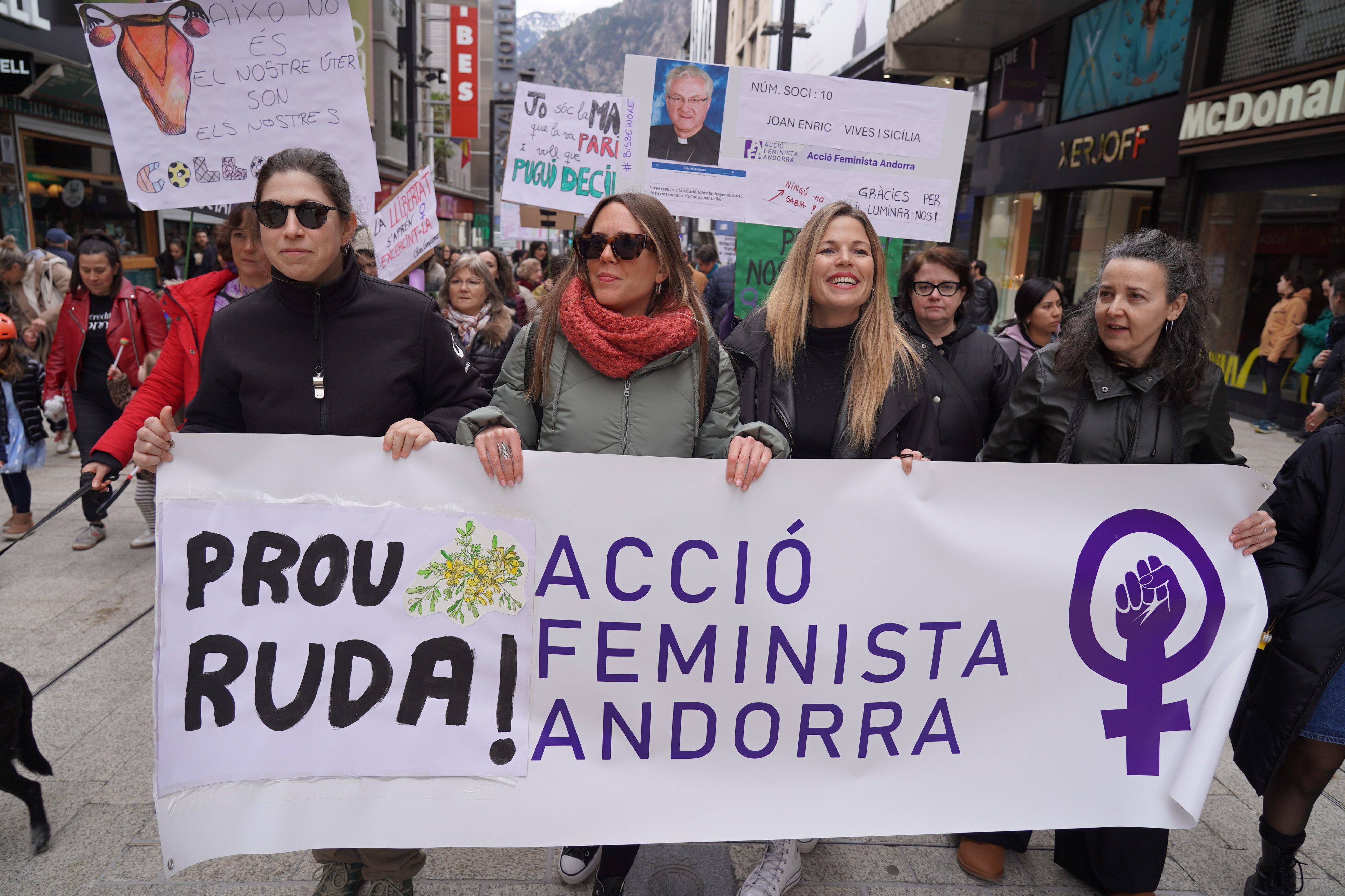 La capçalera de la manifestació.