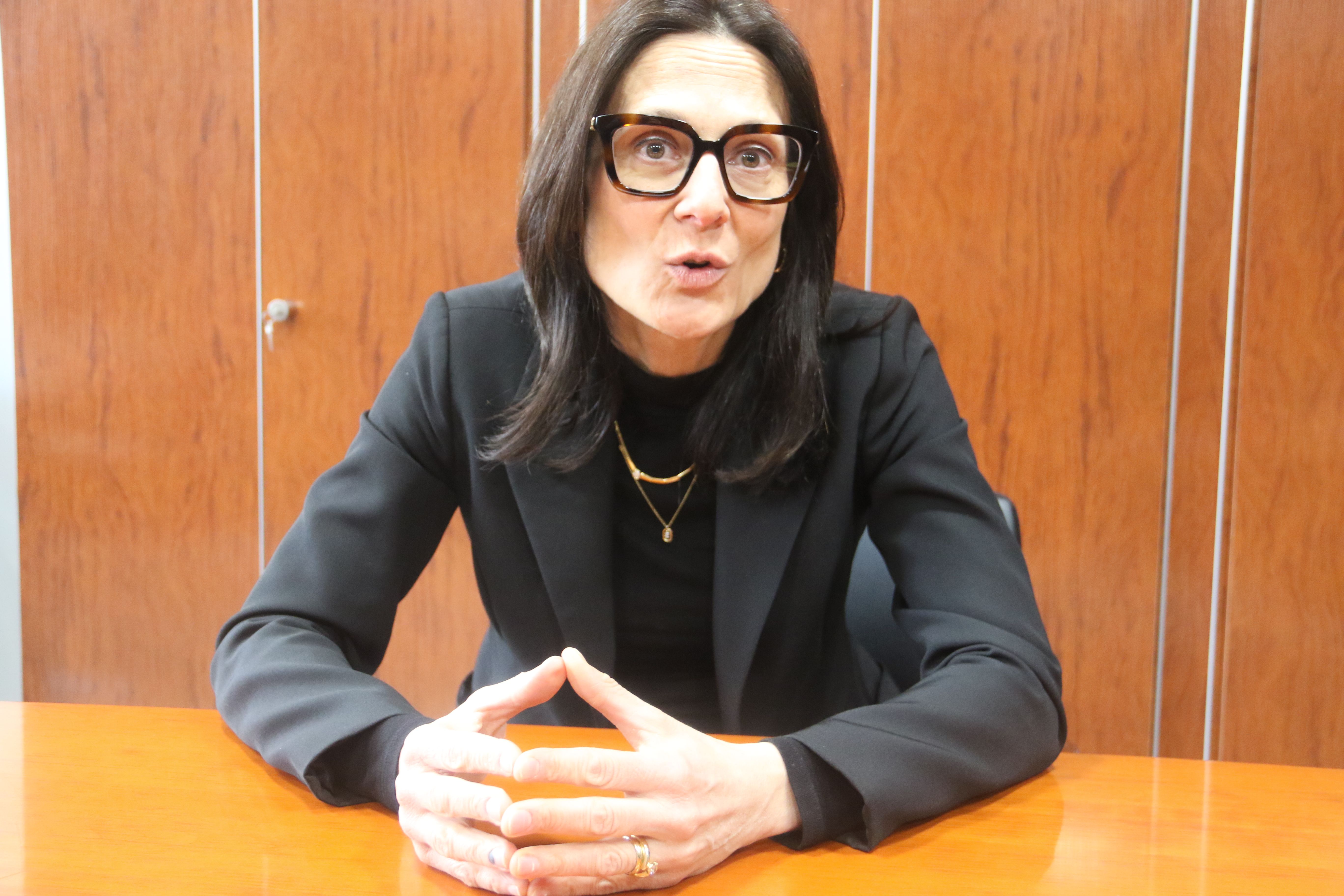 Ester Molné entrevista ministra Justícia i Interior