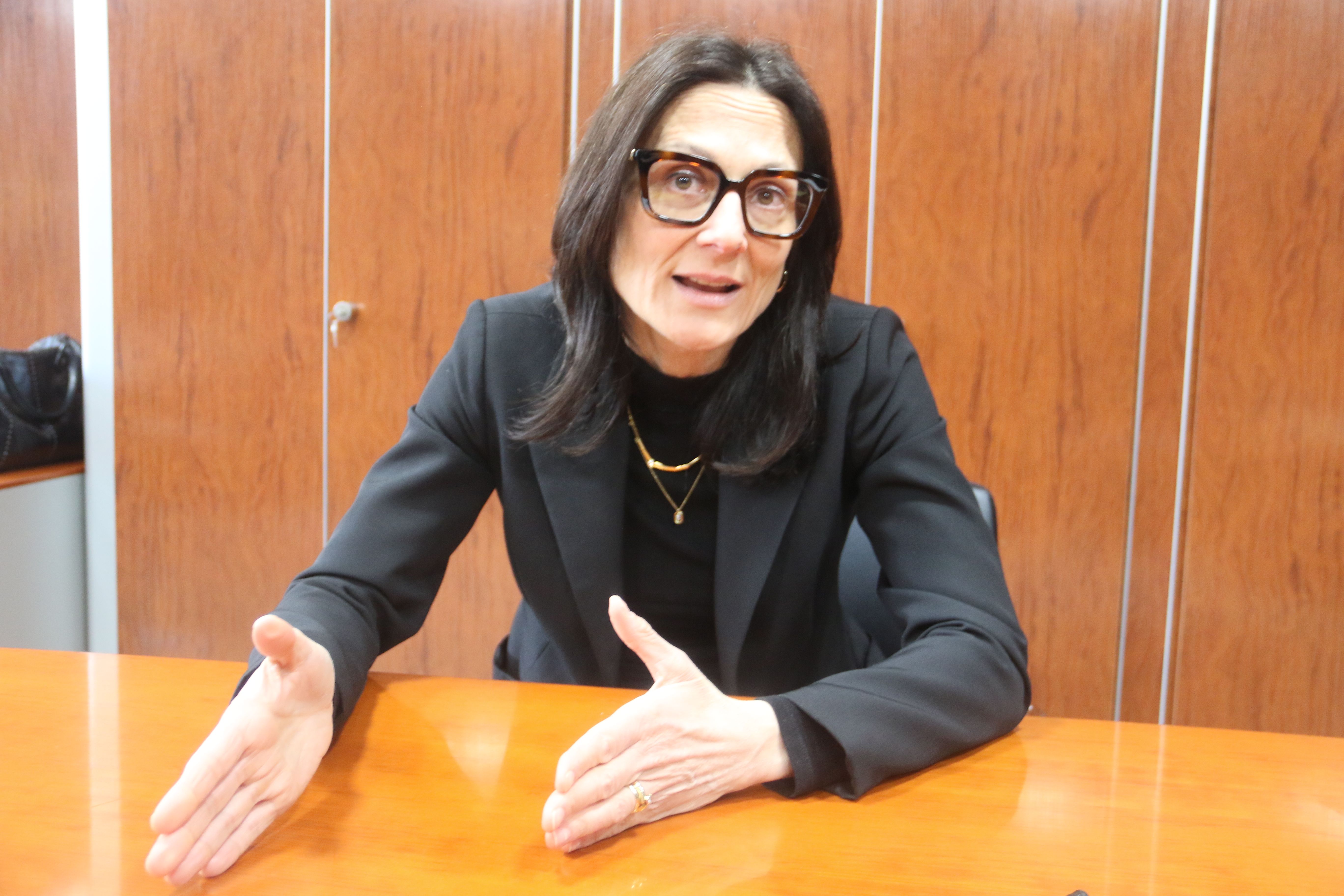 Ester Molné entrevista ministra Justícia i Interior