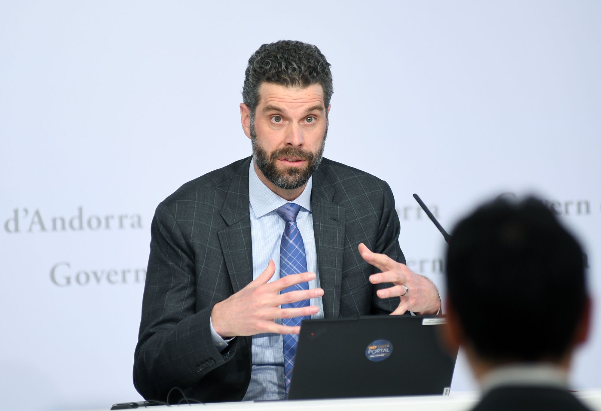 El cap de missió de l'FMI, Jeff Danforth, durant la compareixença pública amb Ramon Lladós. El cap de missió de l'FMI, Jeff Danforth, durant la compareixença pública amb Ramon Lladós.