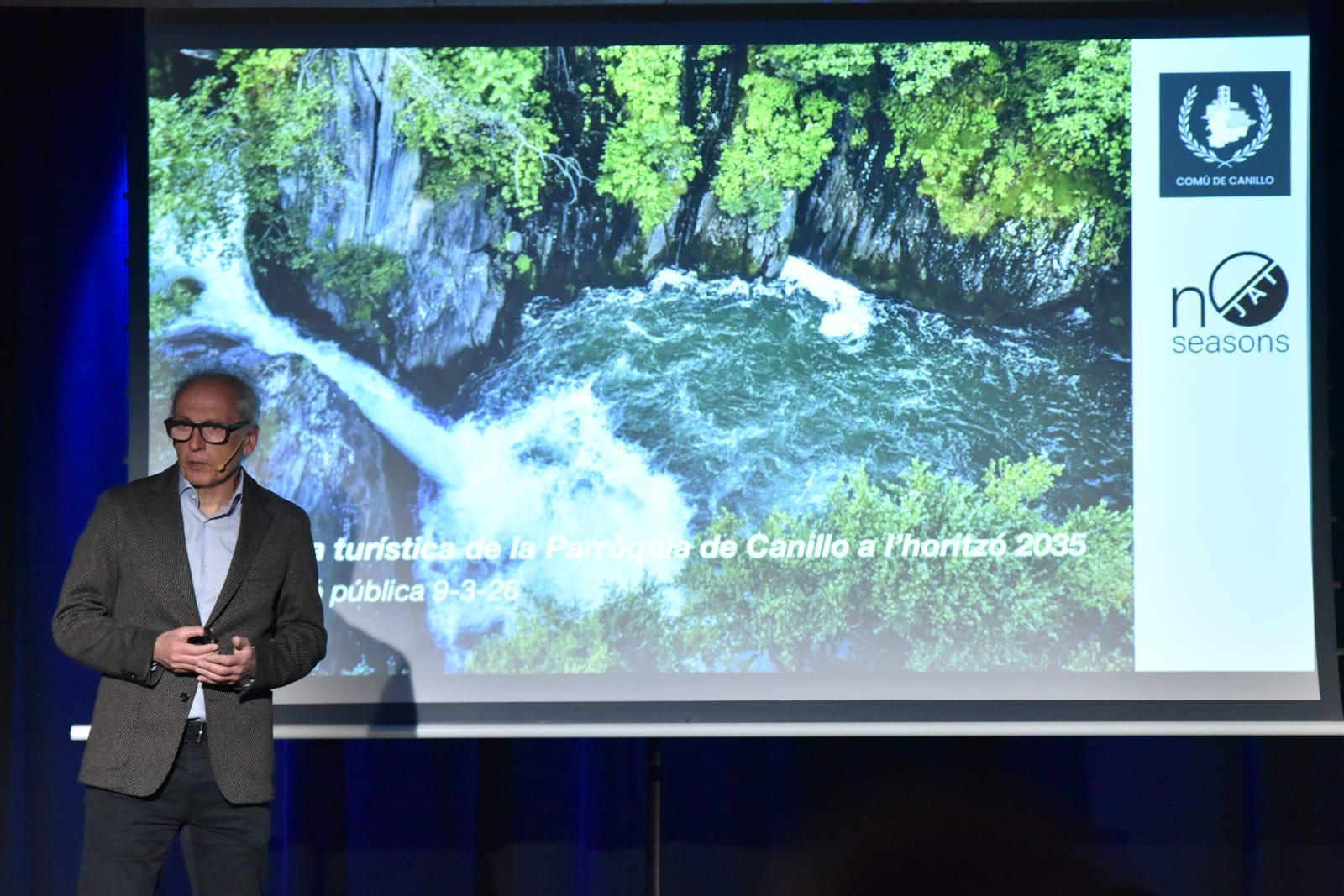 l’excònsol i representant de Grup JAT SL, Francesc Camp, durant la presentació de l'estratègia turística de Canillo.