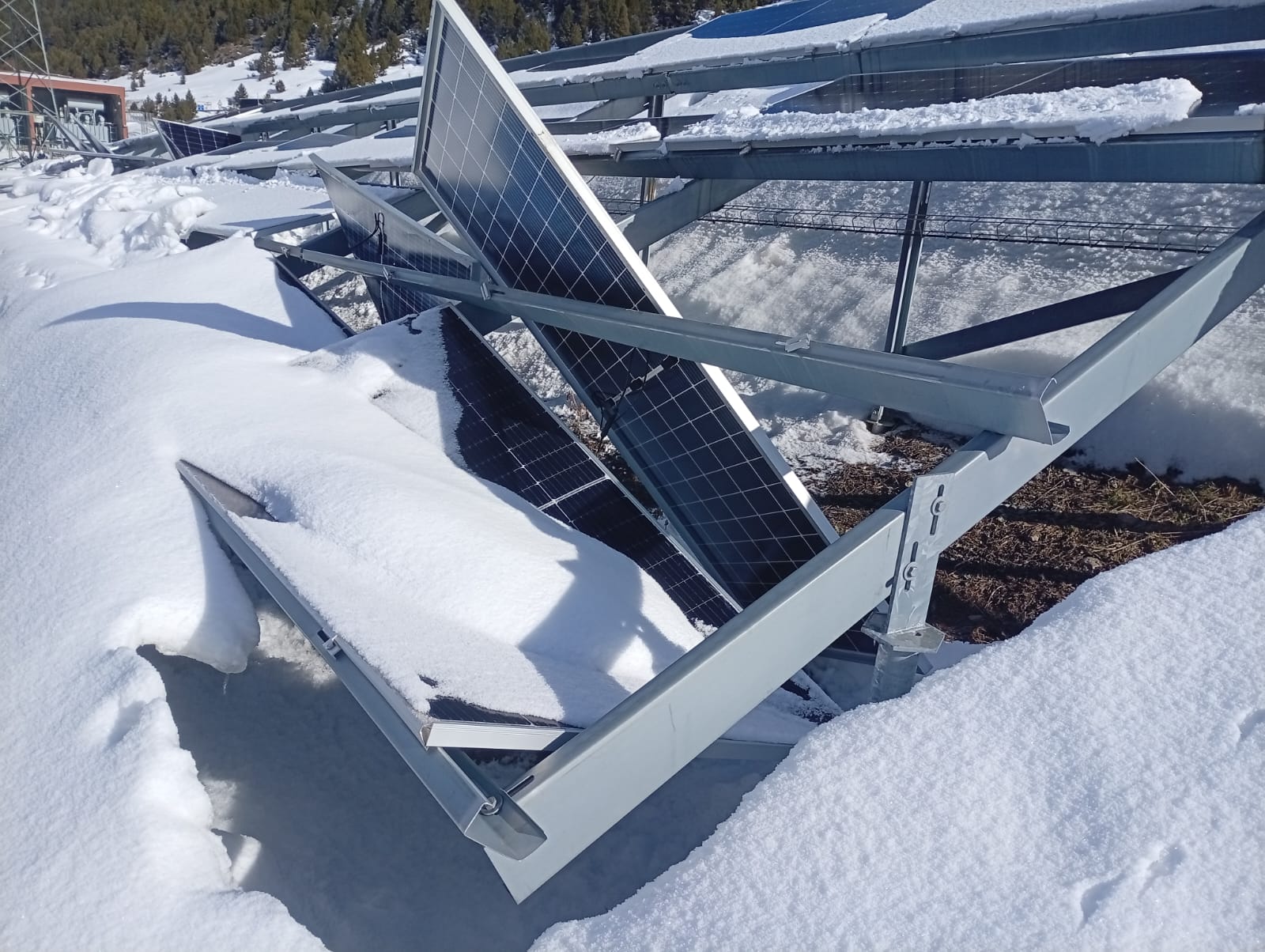 Estat del parc solar de Grau Roig, aquest matí.