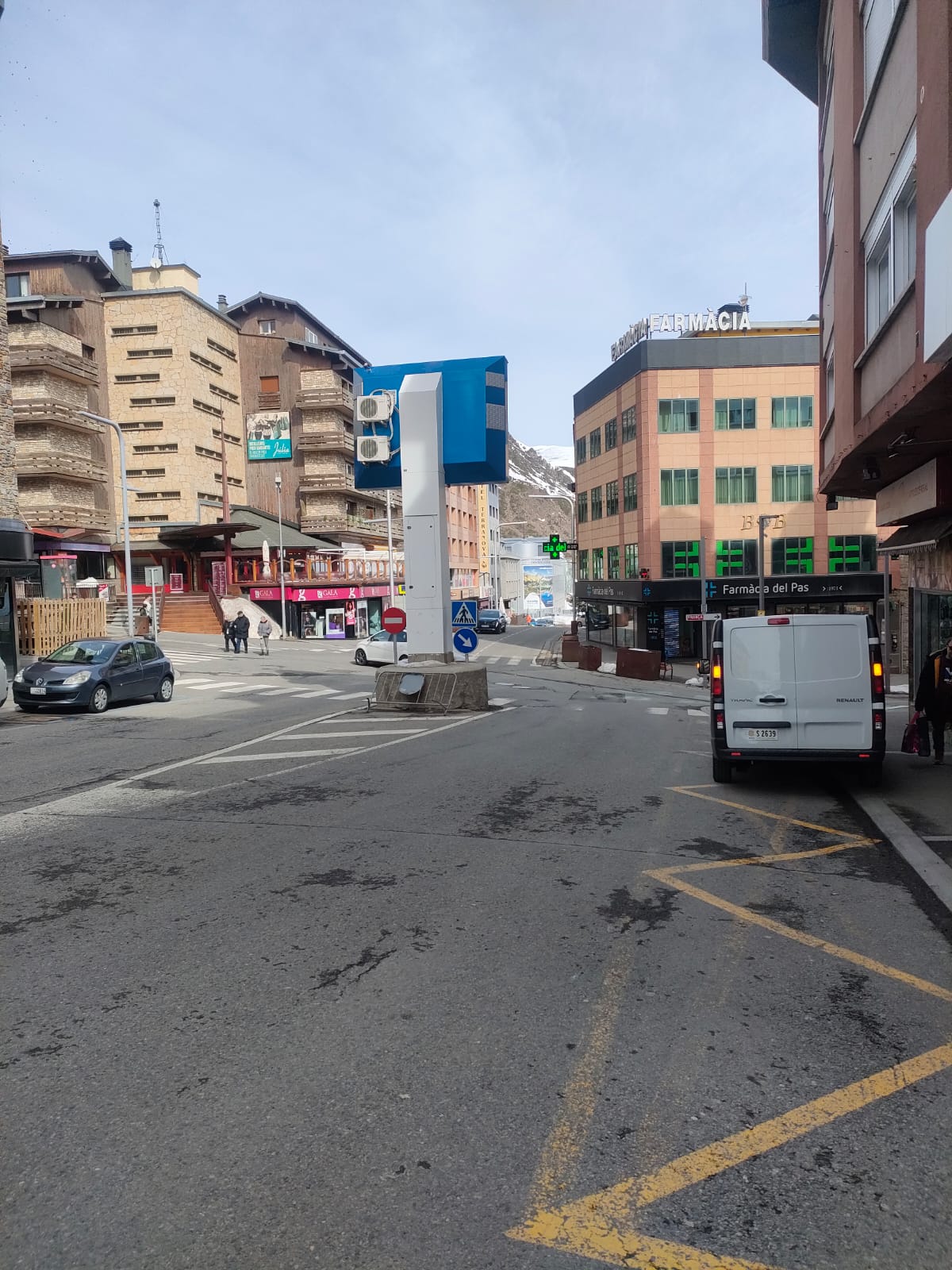 El Pas de la Casa no ha atret un gran nombre de visitants aquest dijous.