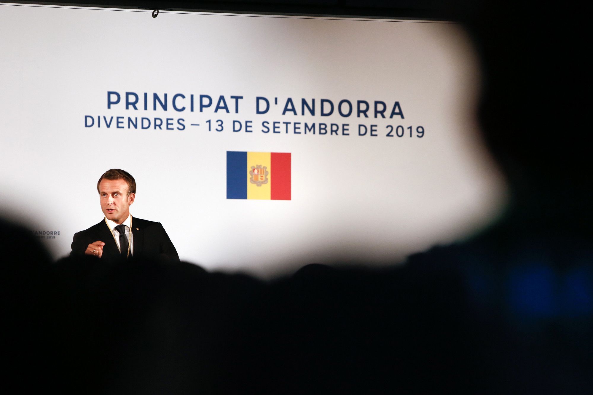 El copríncep Emmanuel Macron en la seva darrera visita al país.