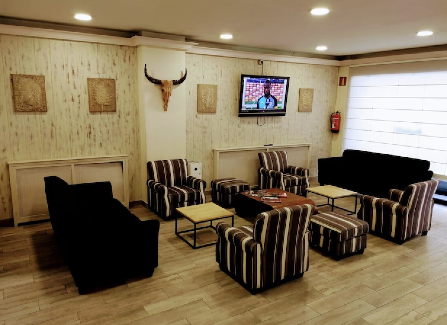 Una estança comunitària de l'hotel on van passar els fets.