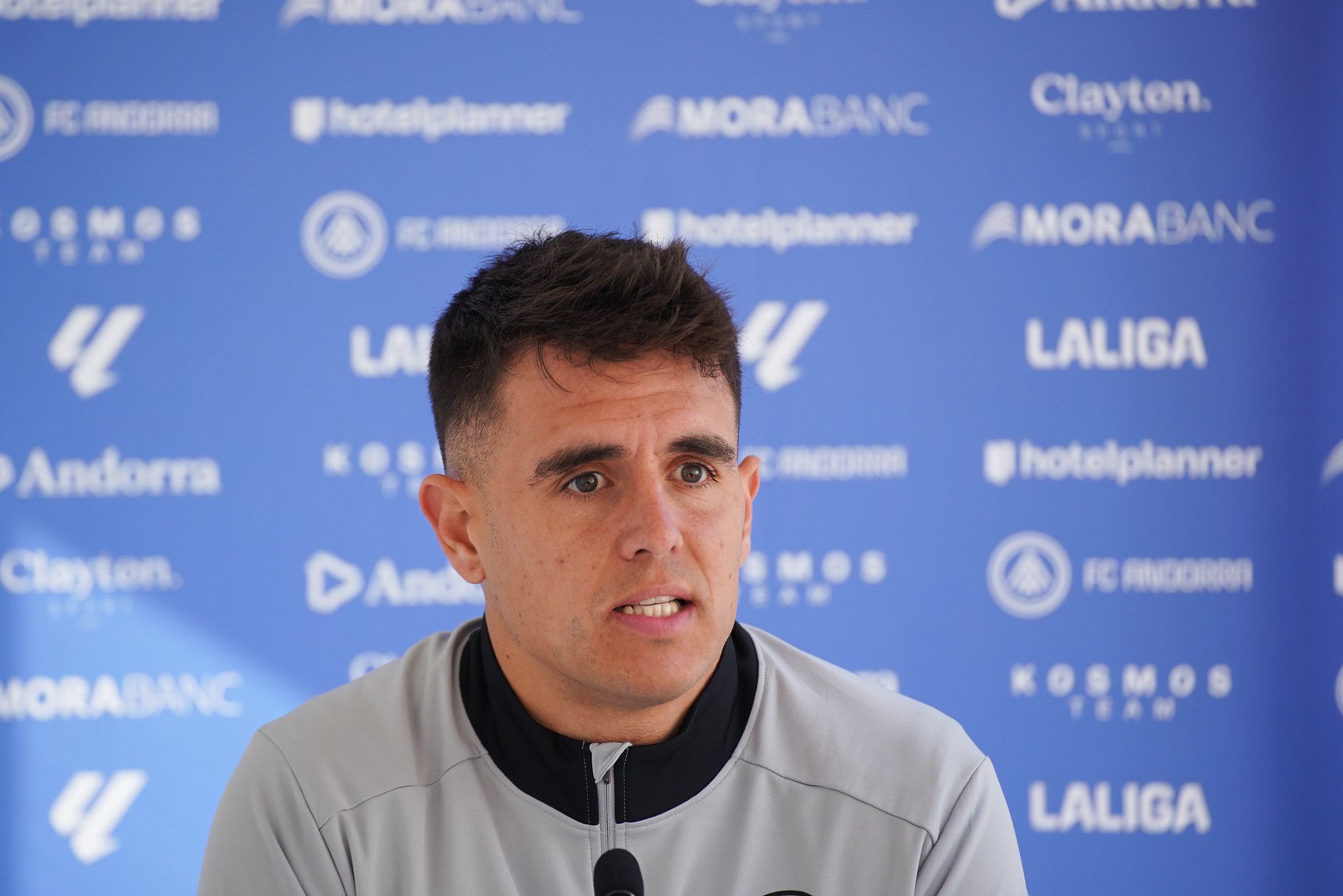 El tècnic de l'FC Andorra, Carles Manso, en la roda de premsa d'aquest divendres a l'estadi Comunal.