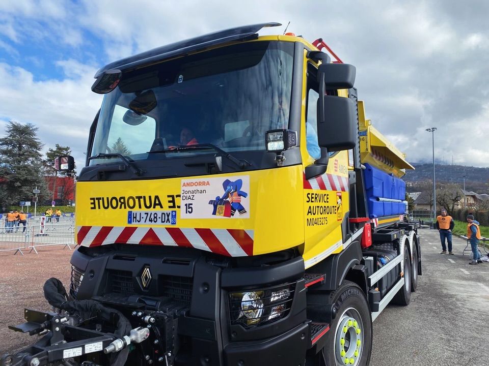 Díaz, amb el camió 6x6 amb el qual havia de fer les proves pertinents.