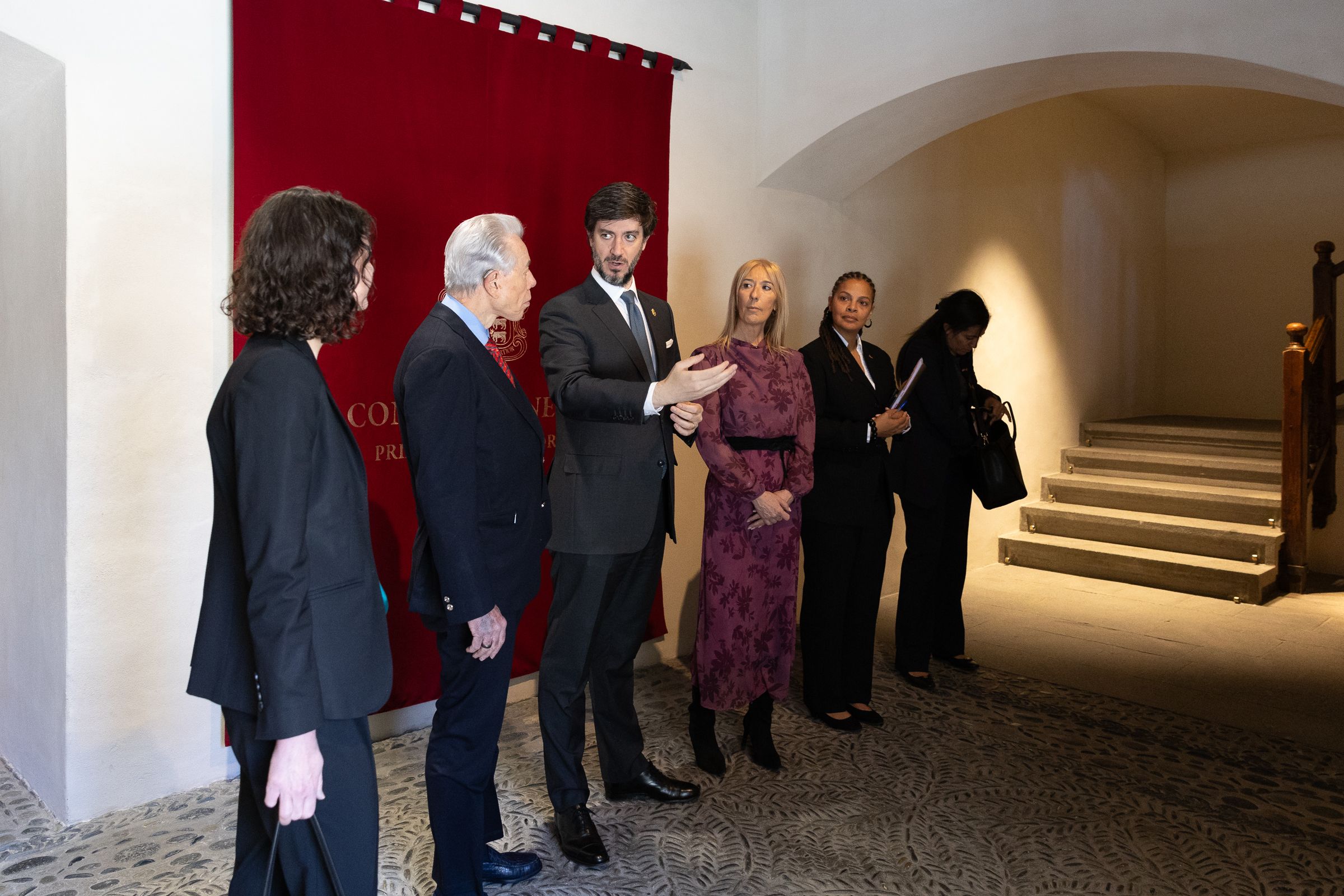 León Jr. amb Ensenyat i Codina a la Casa de la Vall.