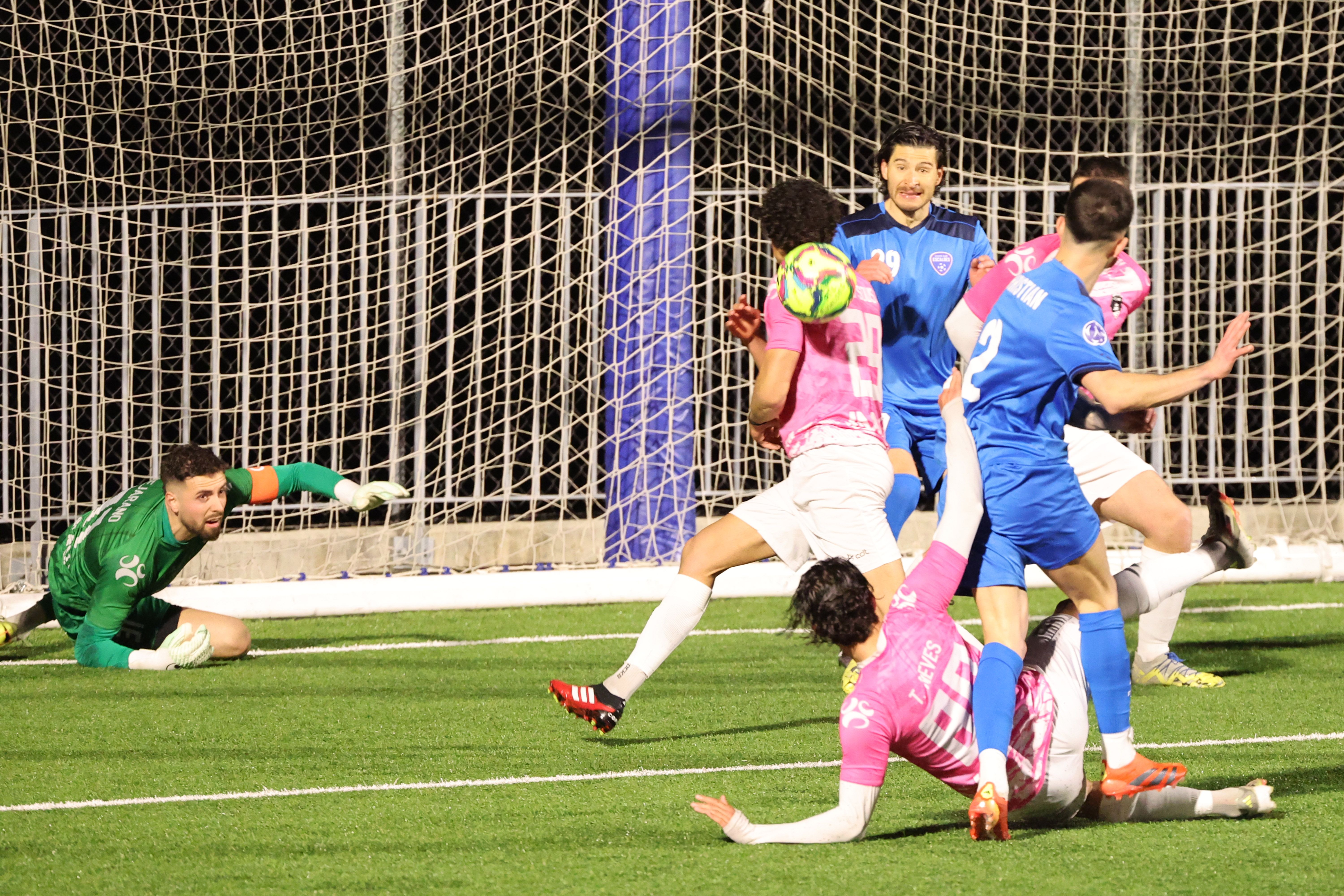 L'Atlètic no va tenir pietat de l'Esperança als quarts. L'Atlètic no va tenir pietat de l'Esperança als quarts.