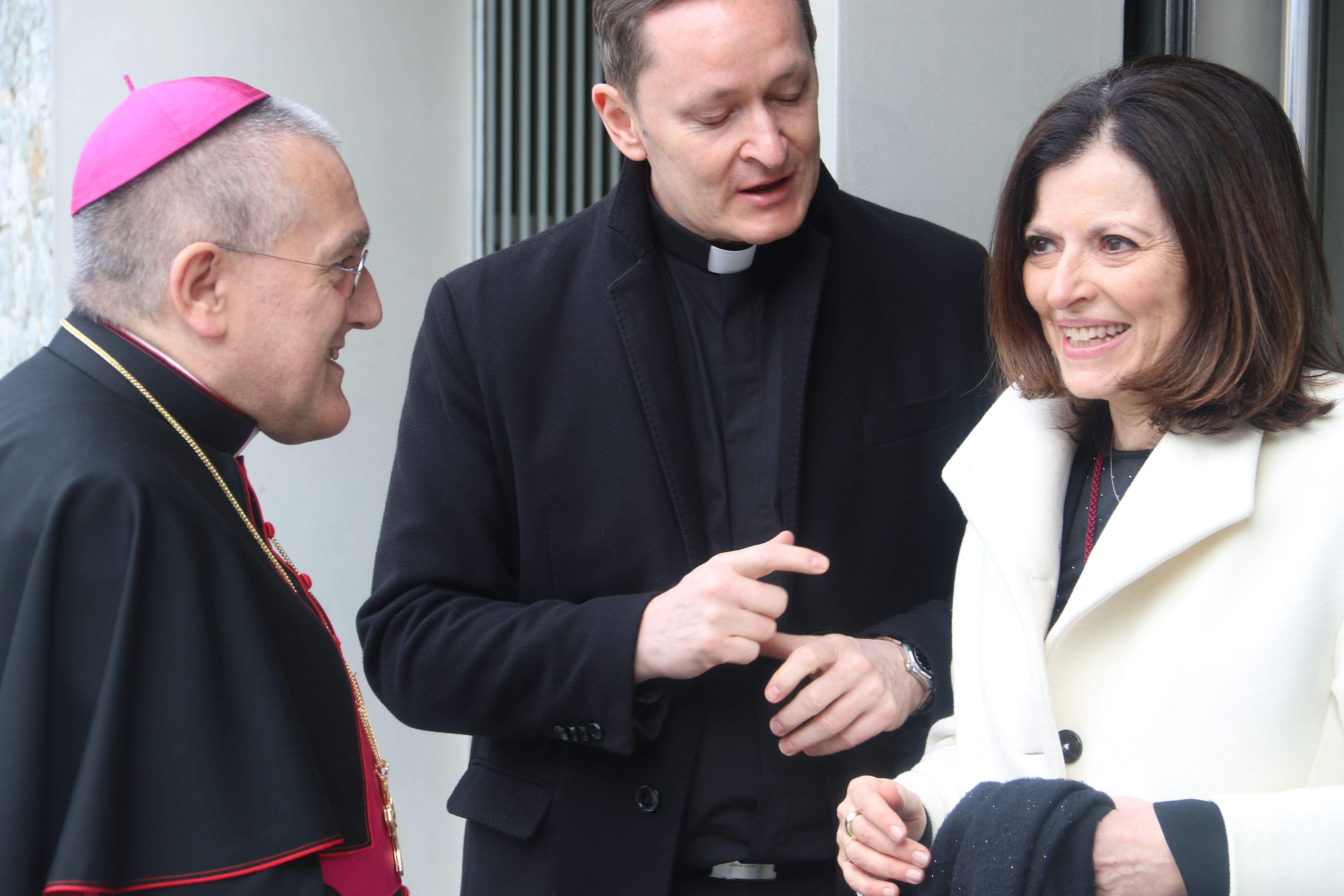 Pioppo i el seu adjunt amb la ministra Tor. Pioppo i el seu adjunt amb la ministra Tor.