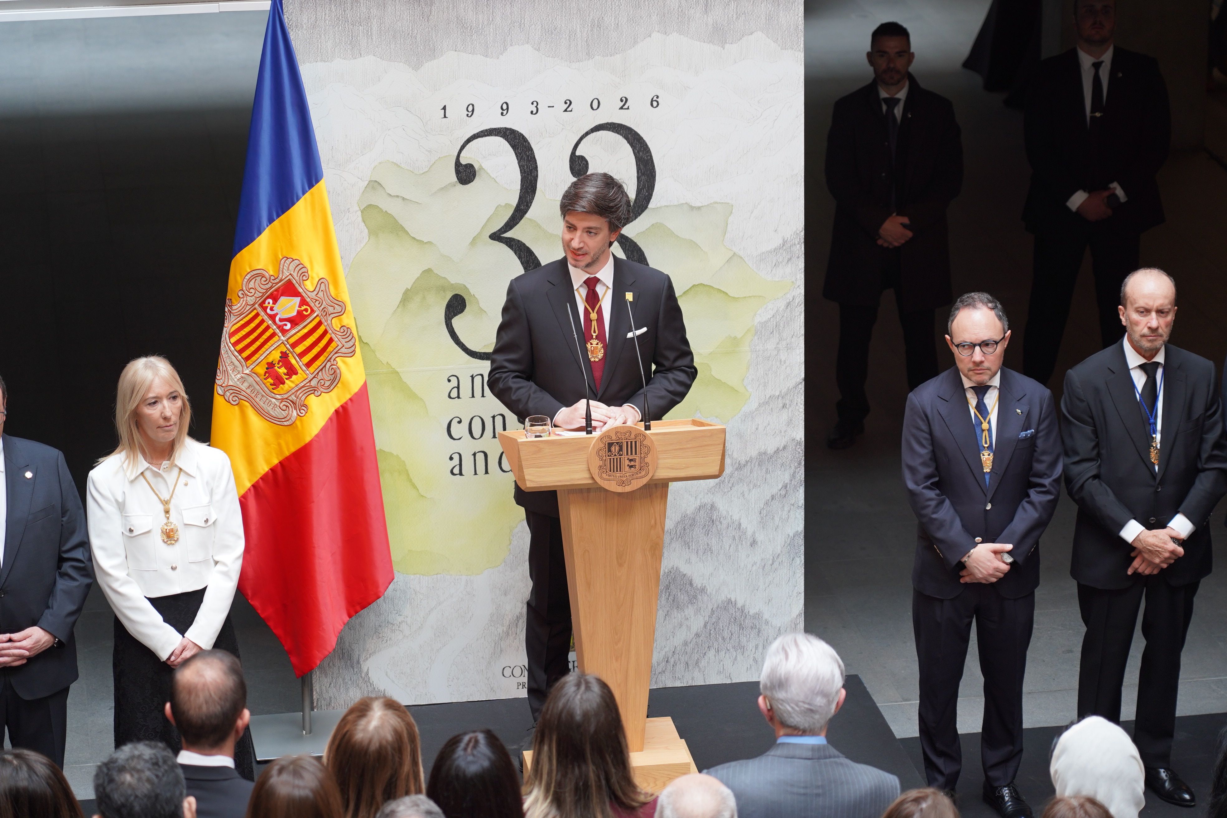 Ensenyat en el moment de pronunciar el seu discurs.