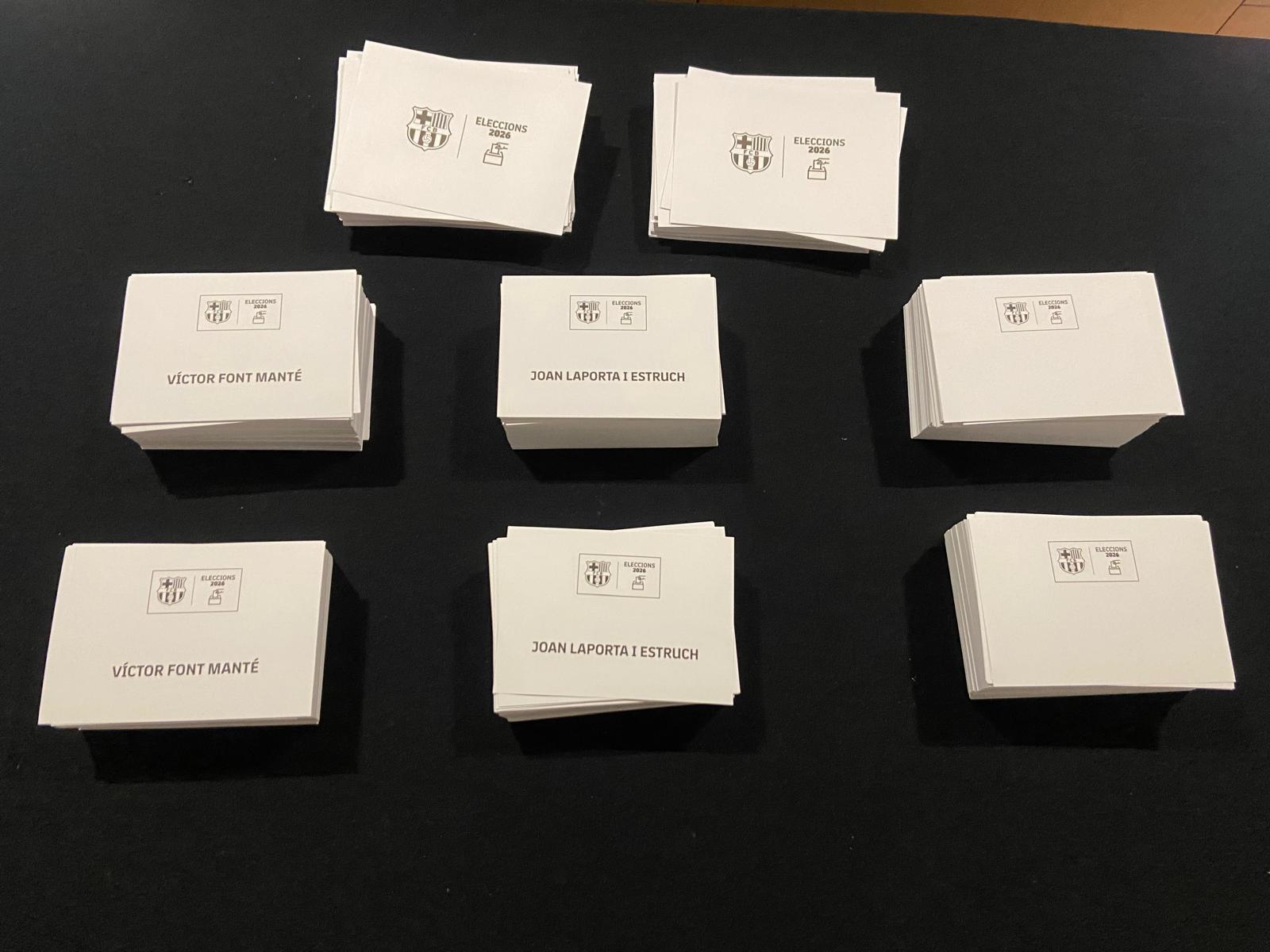 Les paperetes electorals, al passadís del Centre de Congressos. Les paperetes electorals, al passadís del Centre de Congressos.
