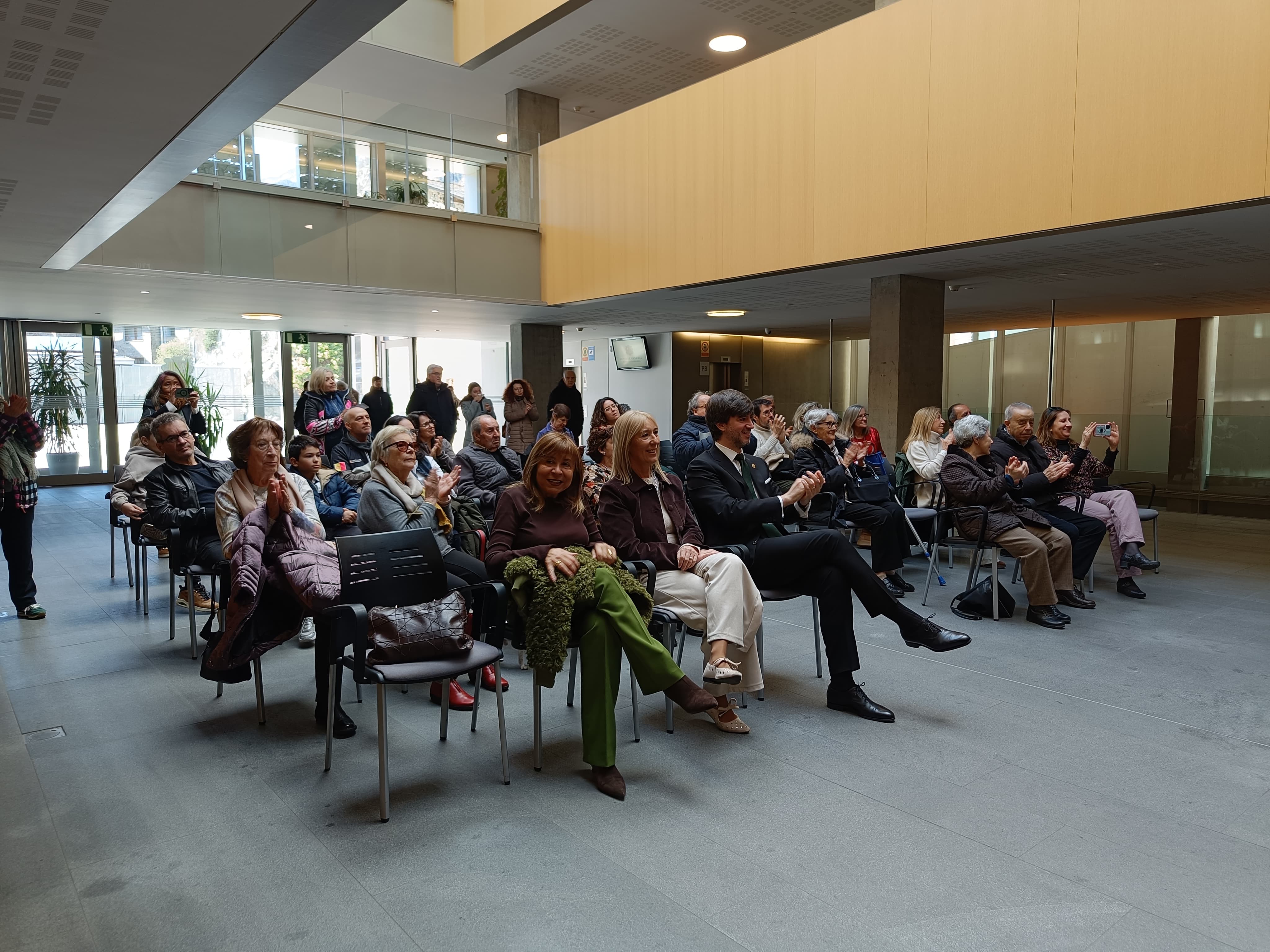 Els síndics i la ministra Conxita Marsol durant el concert de la Grossband. Els síndics i la ministra Conxita Marsol durant el concert de la Grossband.