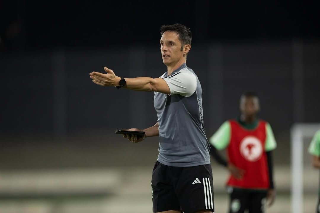 El preparador físic Jordi Escura és un dels tècnics assistents de l'Arabia Saudita. El preparador físic Jordi Escura és un dels tècnics assistents de l'Arabia Saudita.