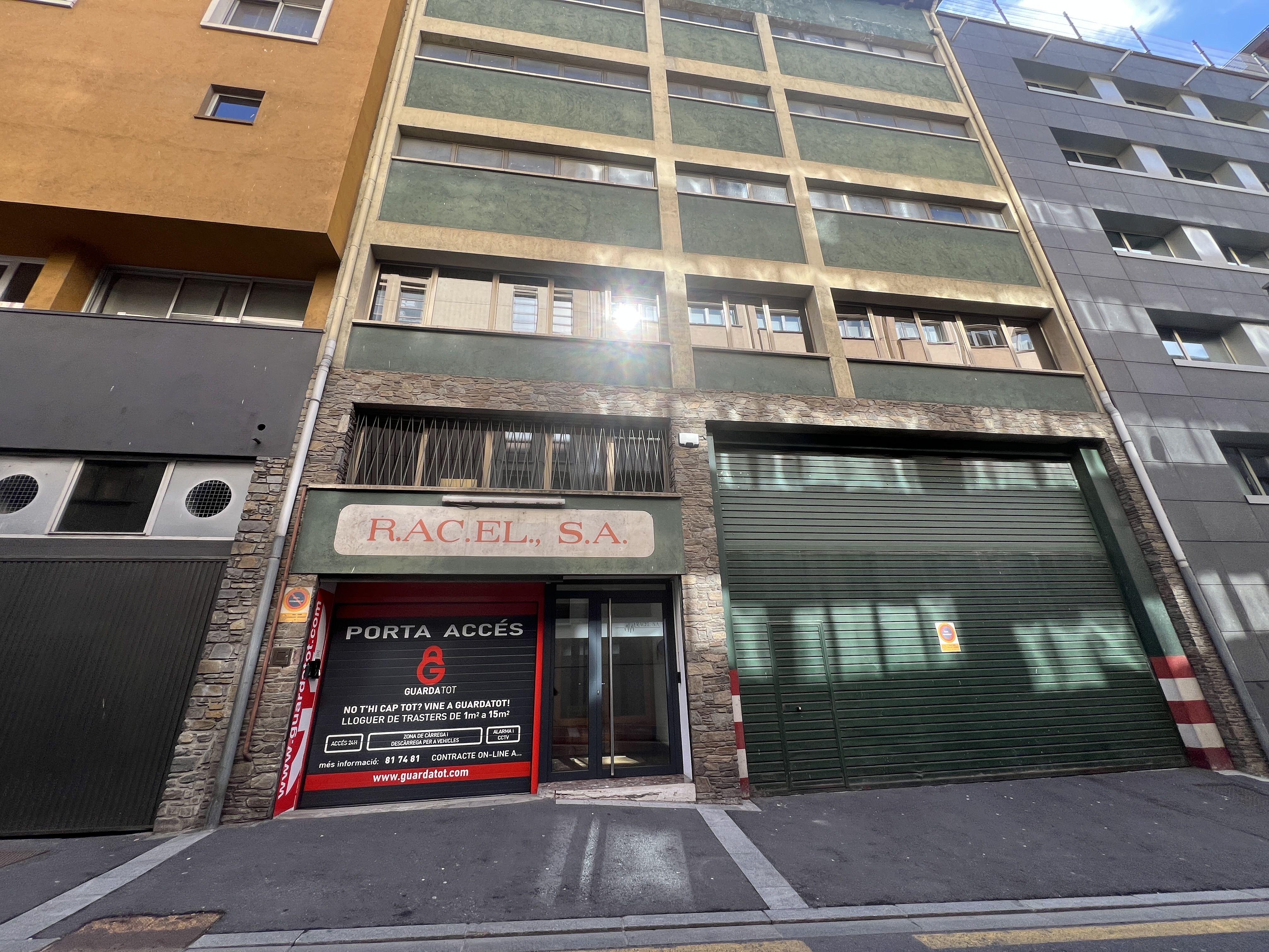 L'edifici al carrer de les Boïgues que acull alguns dels trasters afectats.