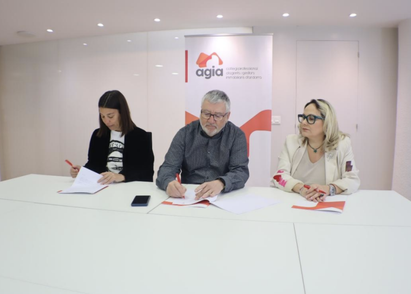 L’AGIA signa un conveni amb Andtropia per canalitzar el seu compromís amb el teixit social del Principat.