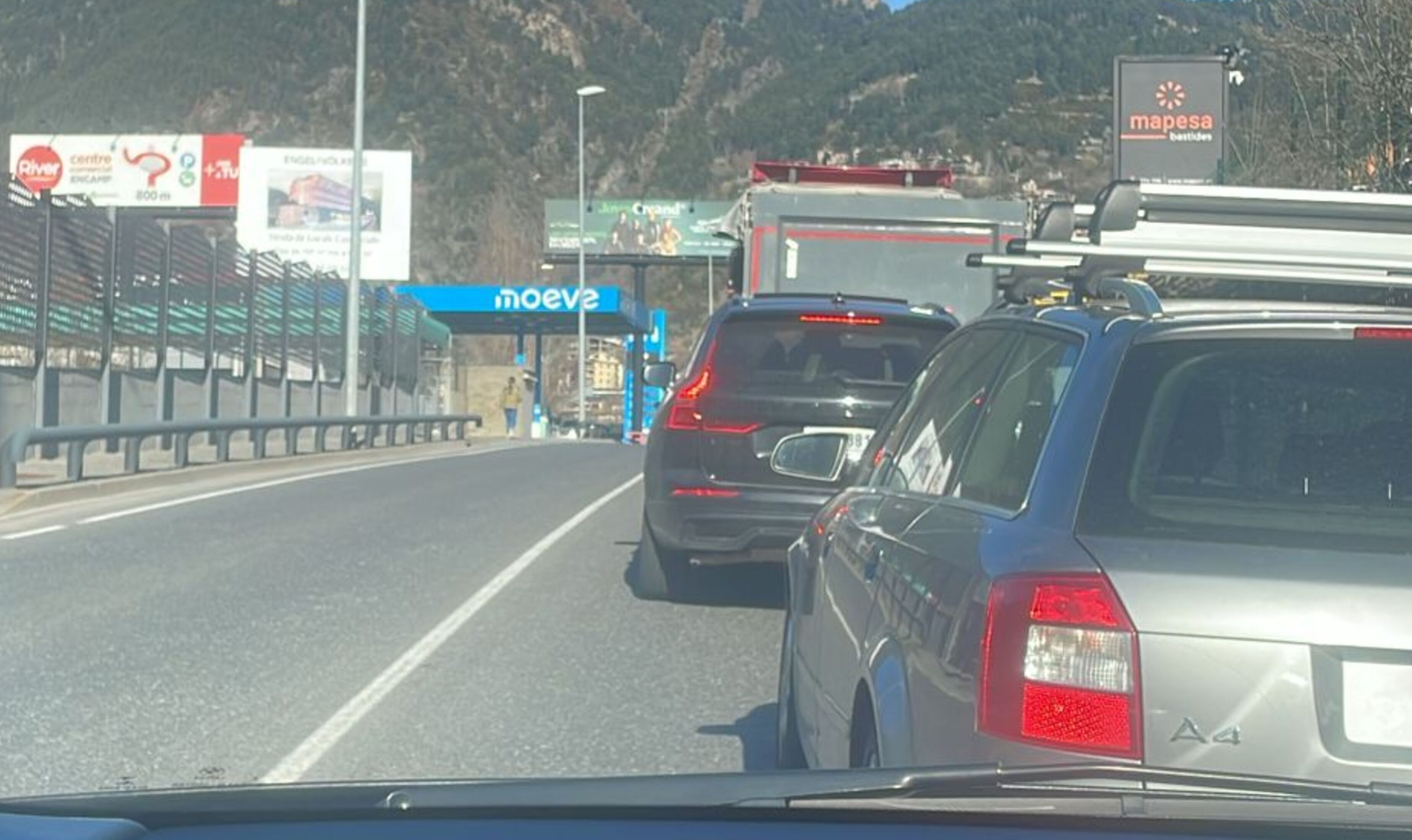 Retencions en sentit nord al vial d'Encamp.