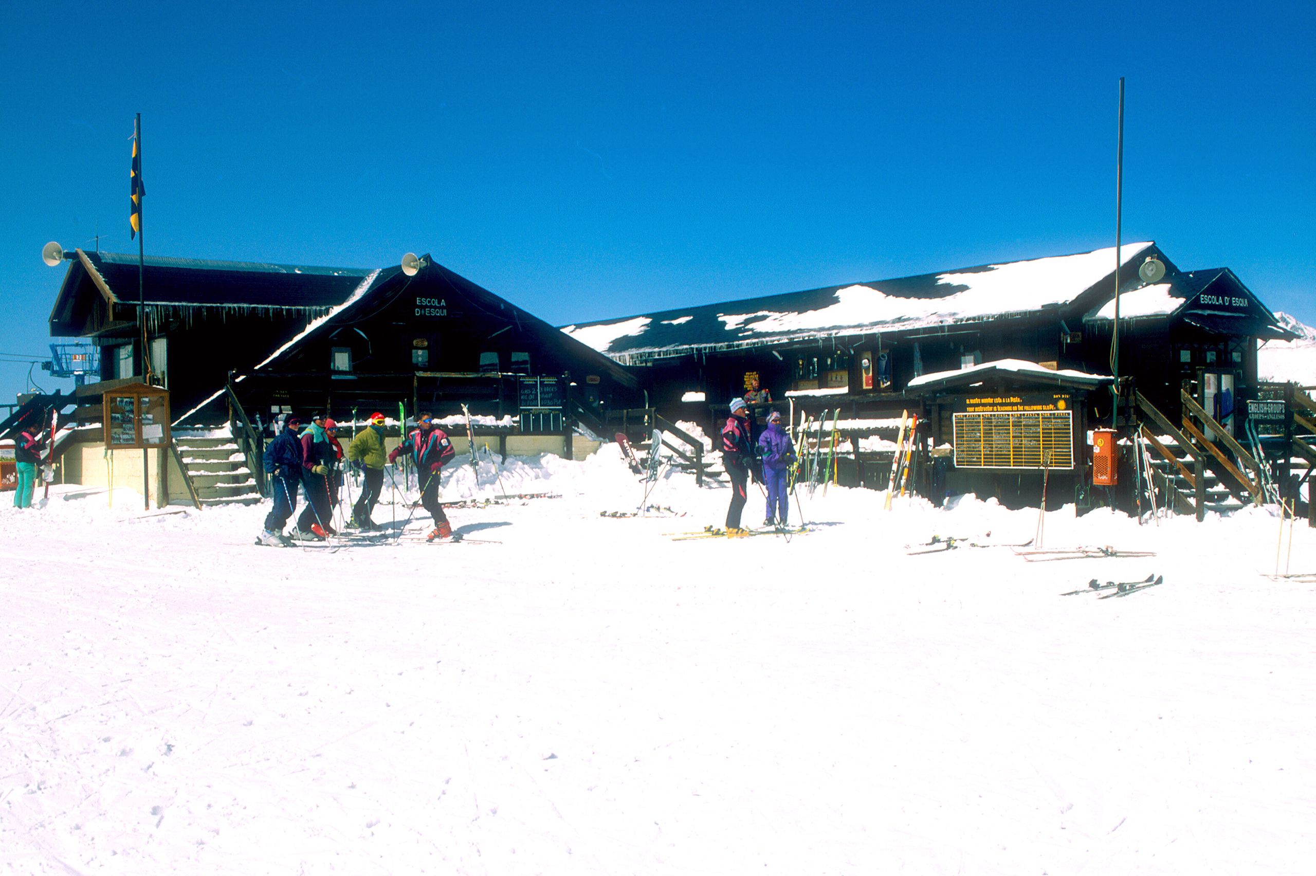 La barraca de fusta de l'escola.